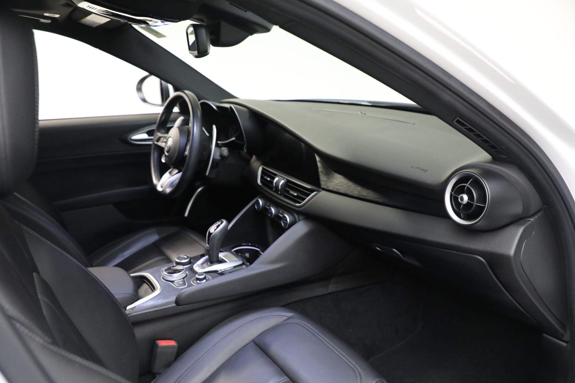 Used-2022-Alfa-Romeo-Giulia-Sprint