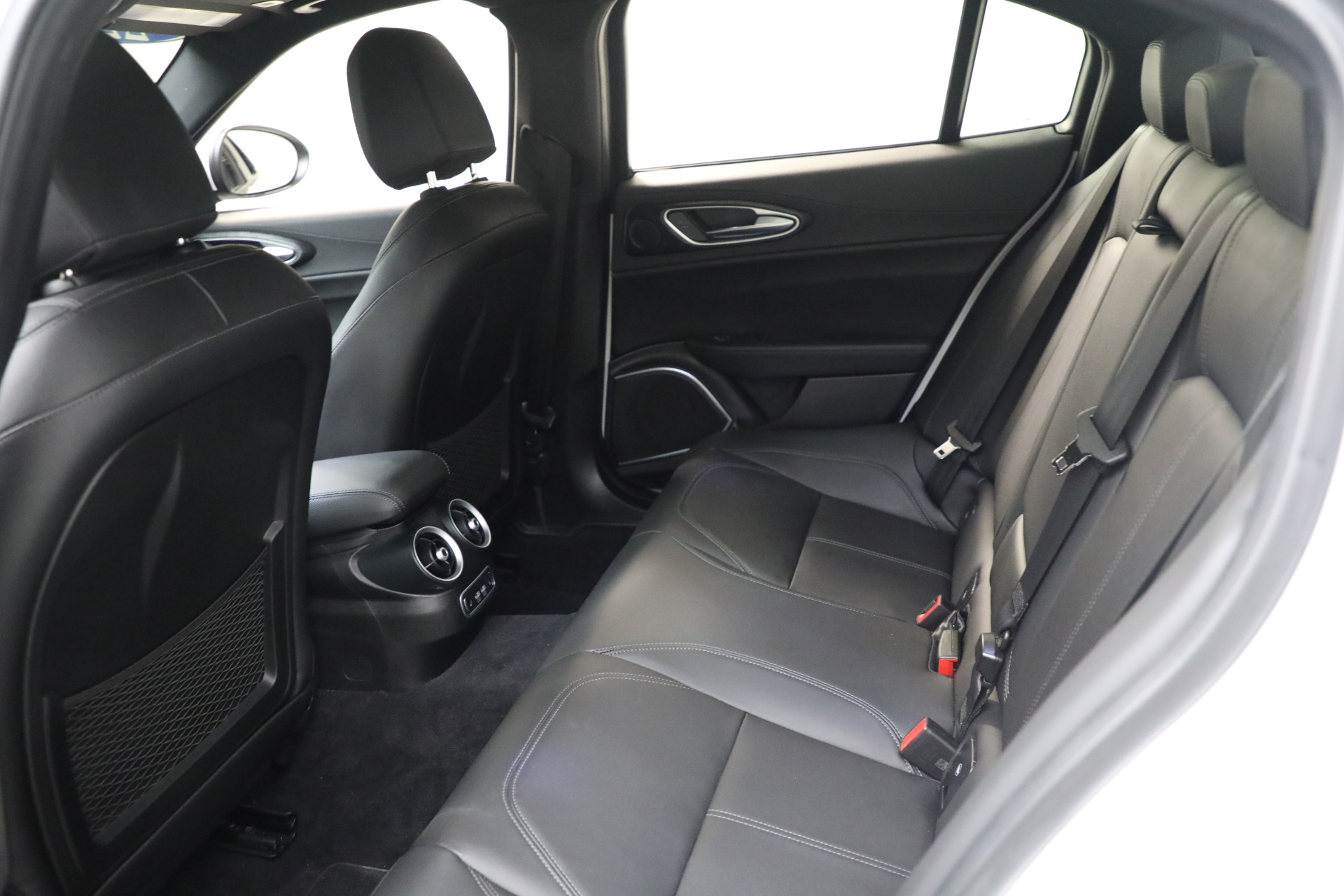 Used-2022-Alfa-Romeo-Giulia-Sprint