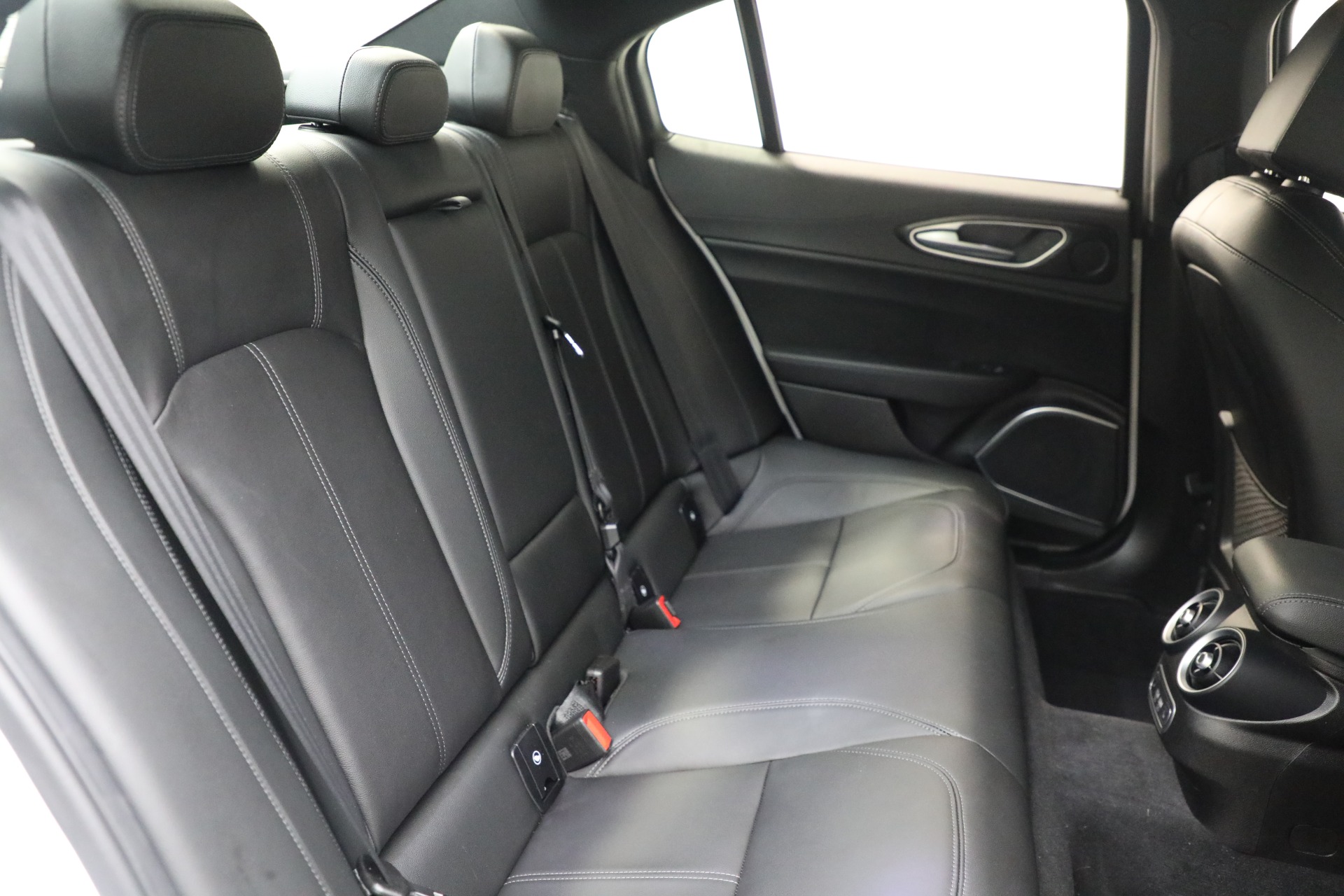 Used-2022-Alfa-Romeo-Giulia-Sprint