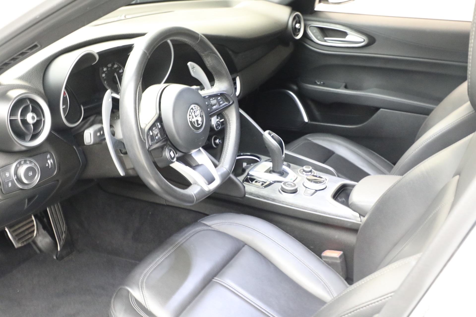 Used-2022-Alfa-Romeo-Giulia-Sprint