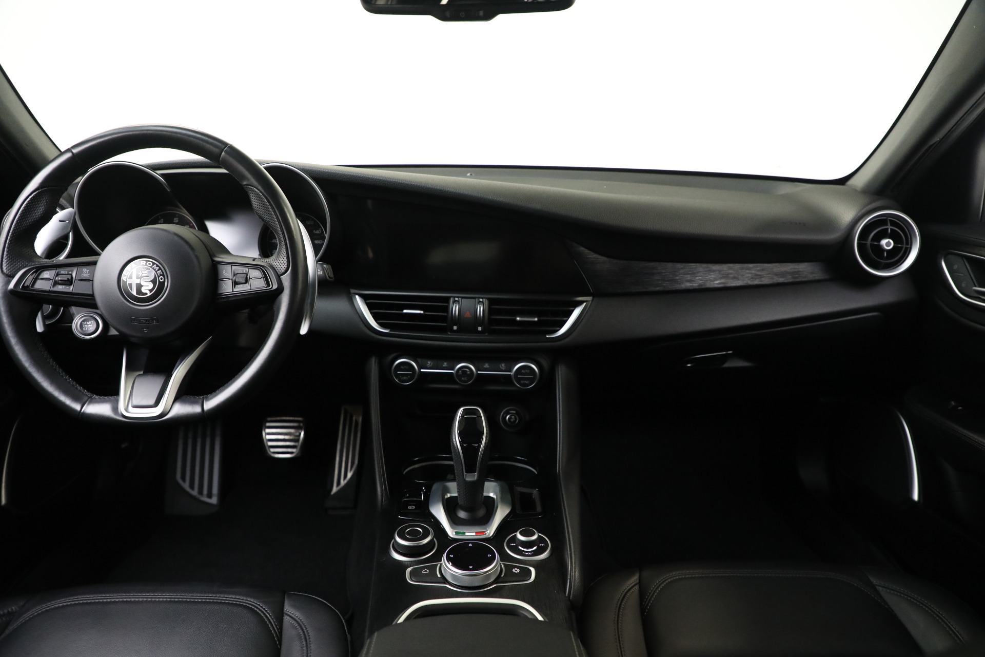 Used-2022-Alfa-Romeo-Giulia-Sprint