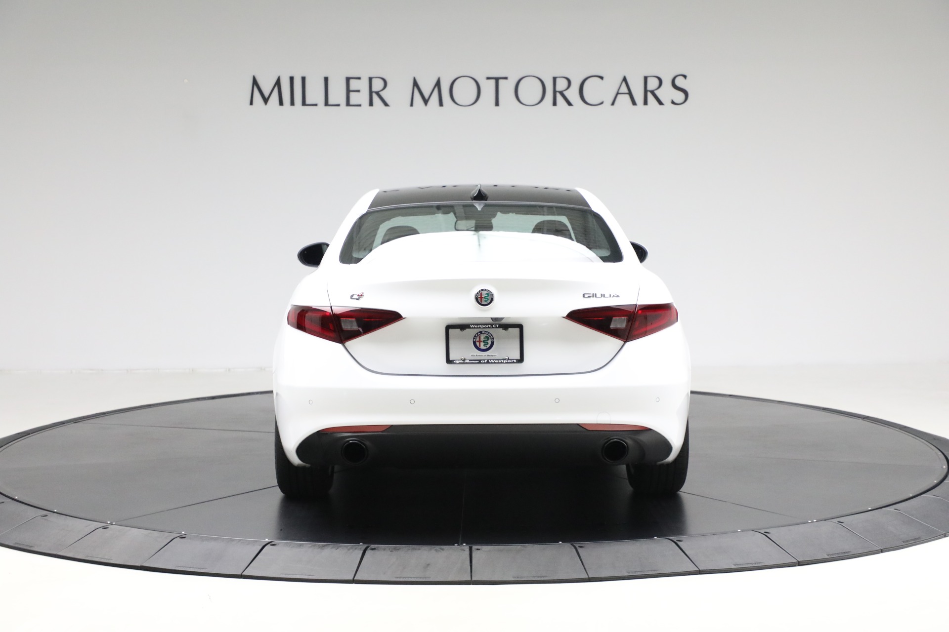 Used-2022-Alfa-Romeo-Giulia-Sprint