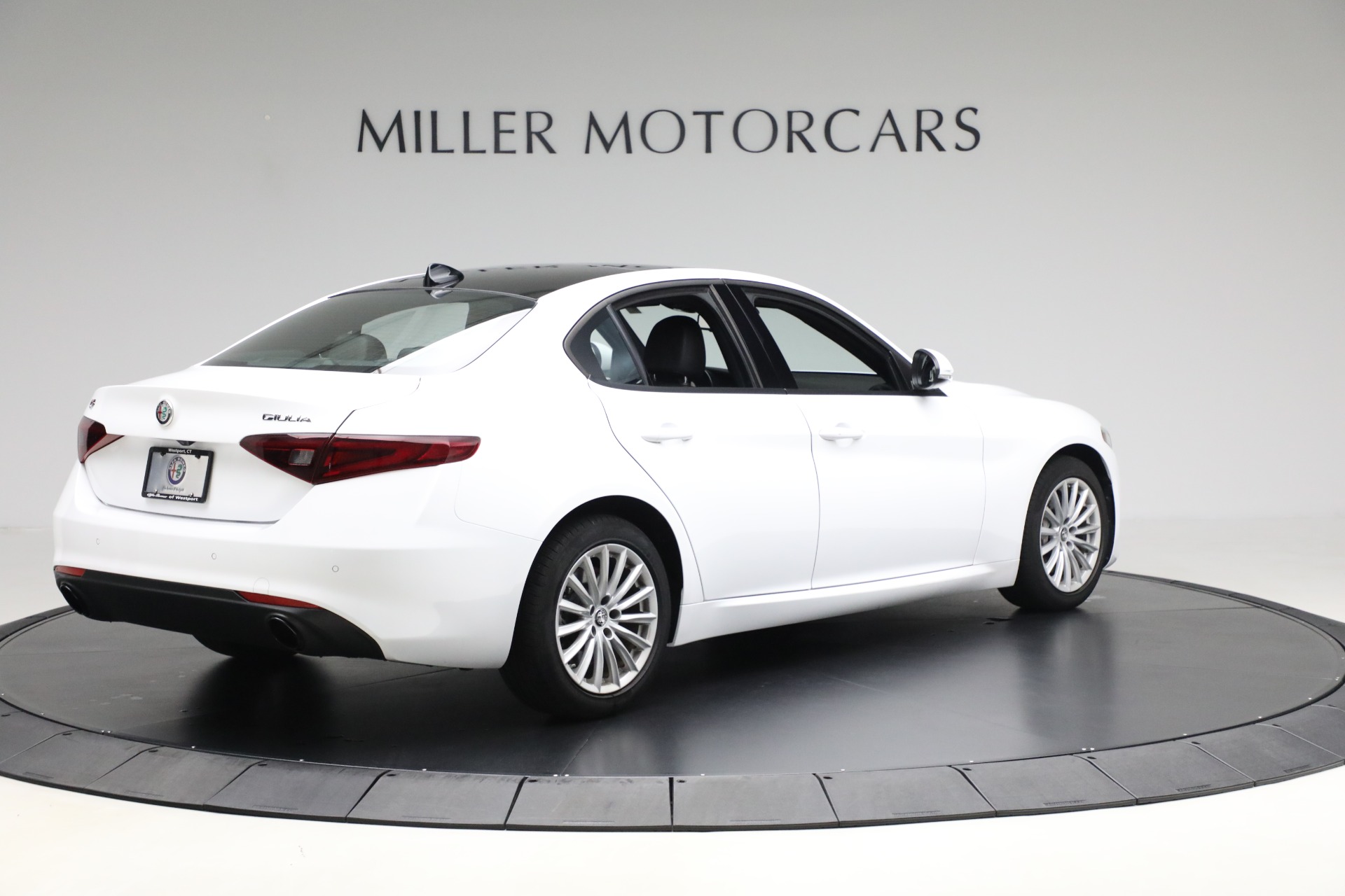Used-2022-Alfa-Romeo-Giulia-Sprint