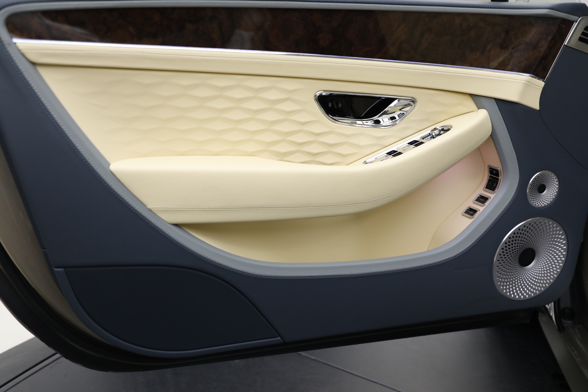 New-2026-Bentley-Continental-GTC-Mulliner