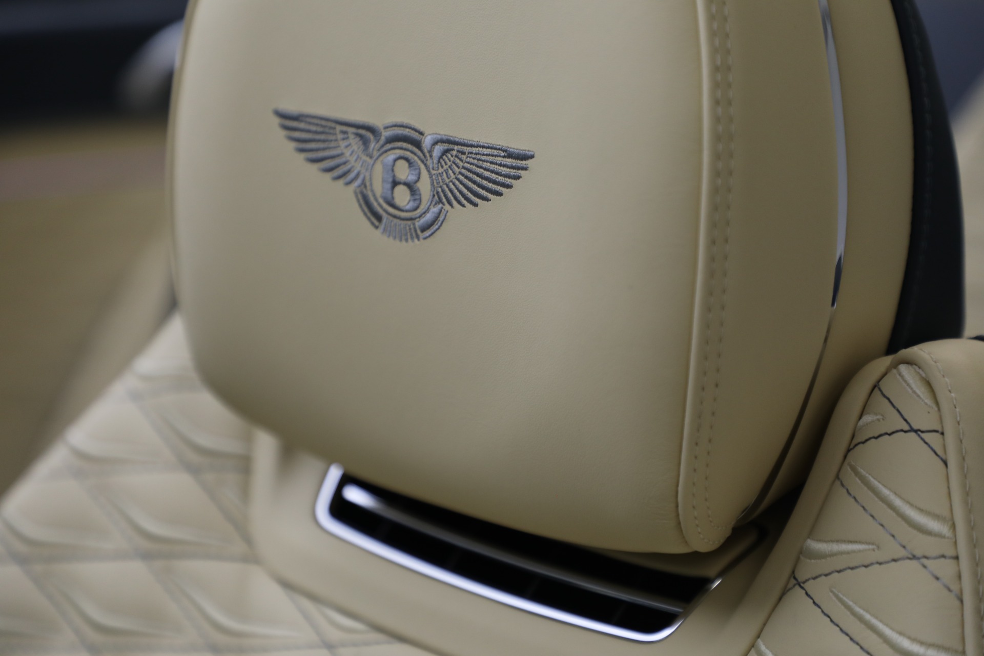 New-2026-Bentley-Continental-GTC-Mulliner