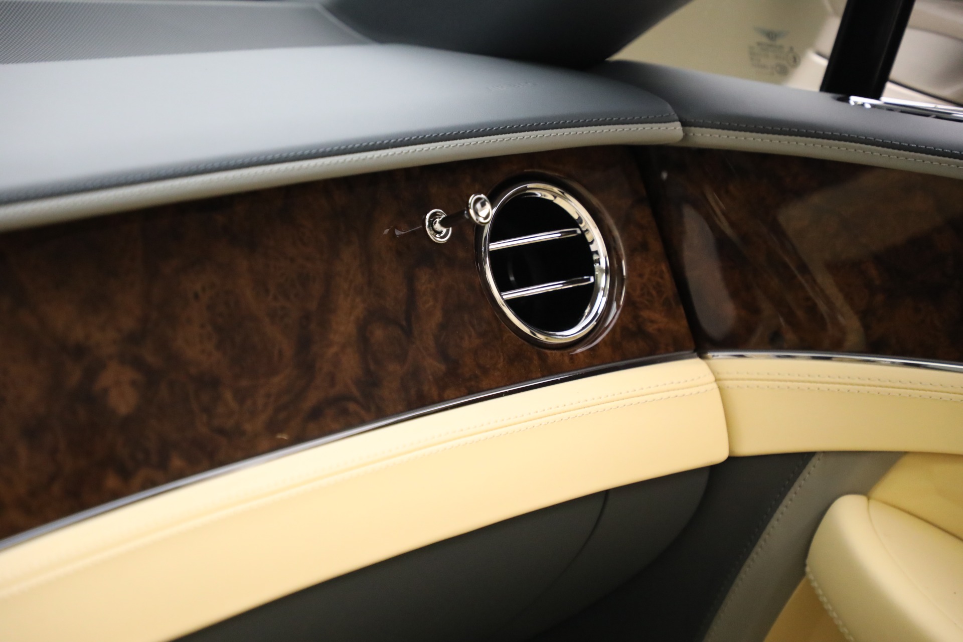 New-2026-Bentley-Continental-GTC-Mulliner