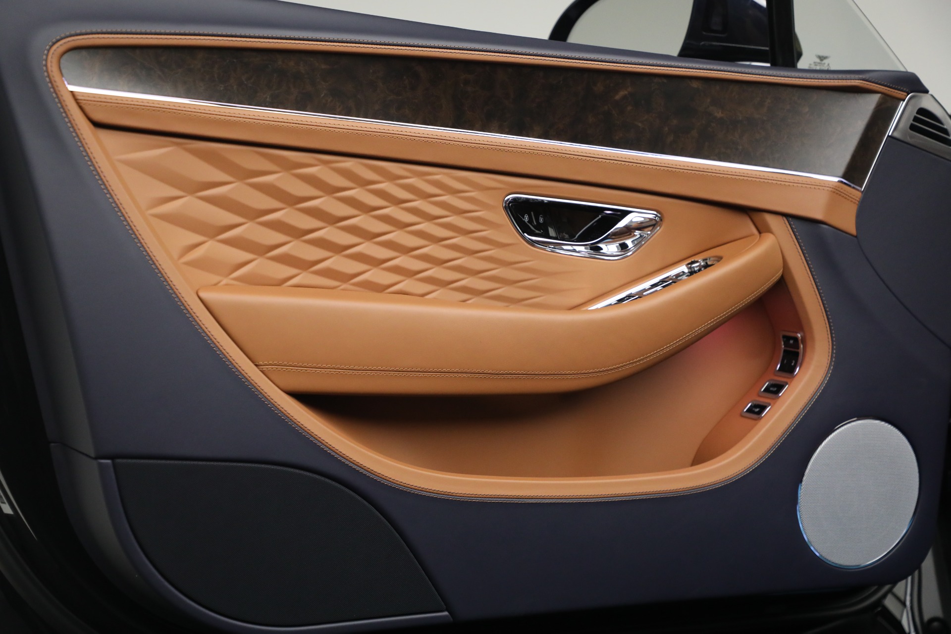 New-2026-Bentley-Continental-GTC-Azure