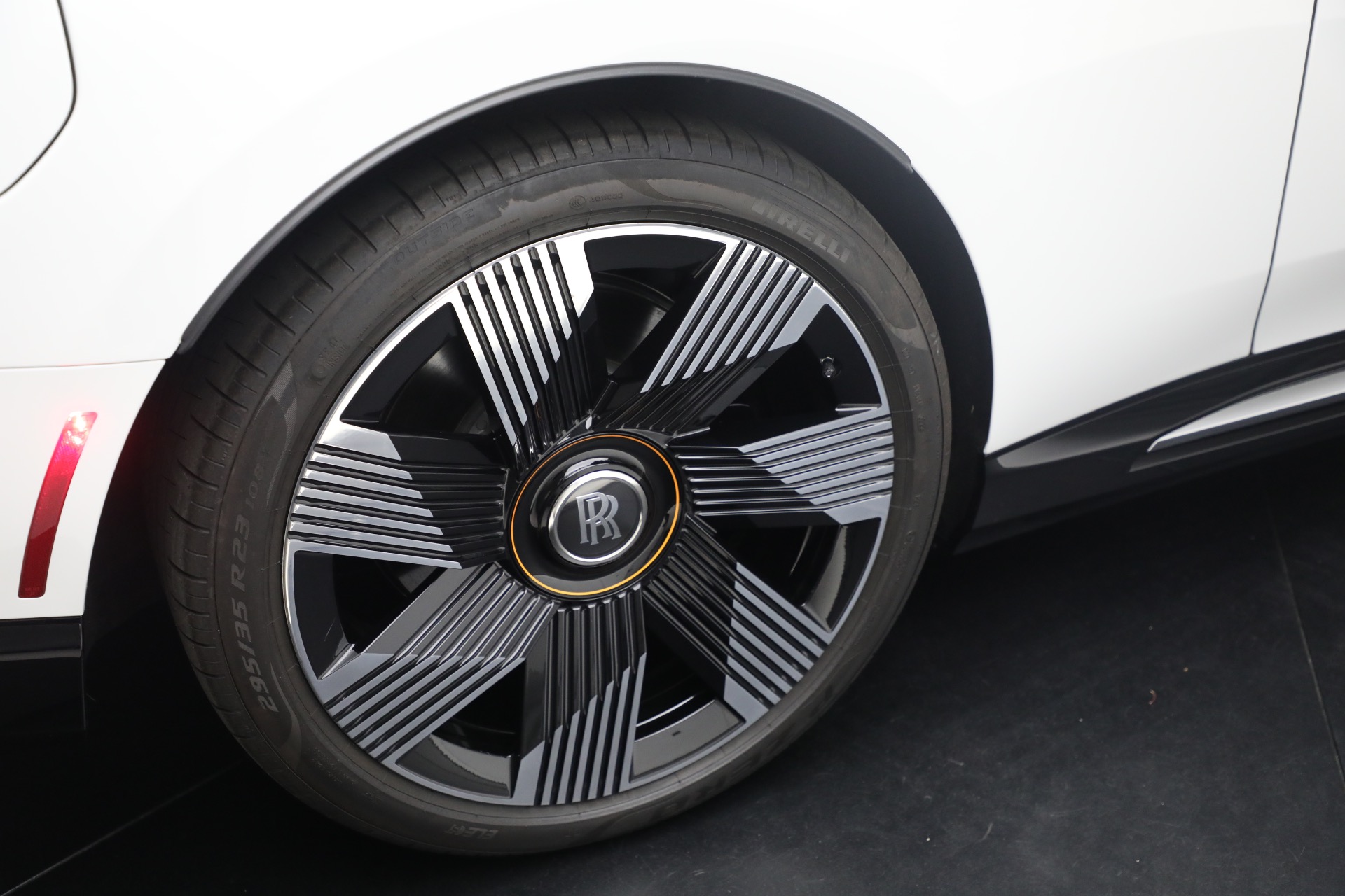 Used-2024-Rolls-Royce-Spectre