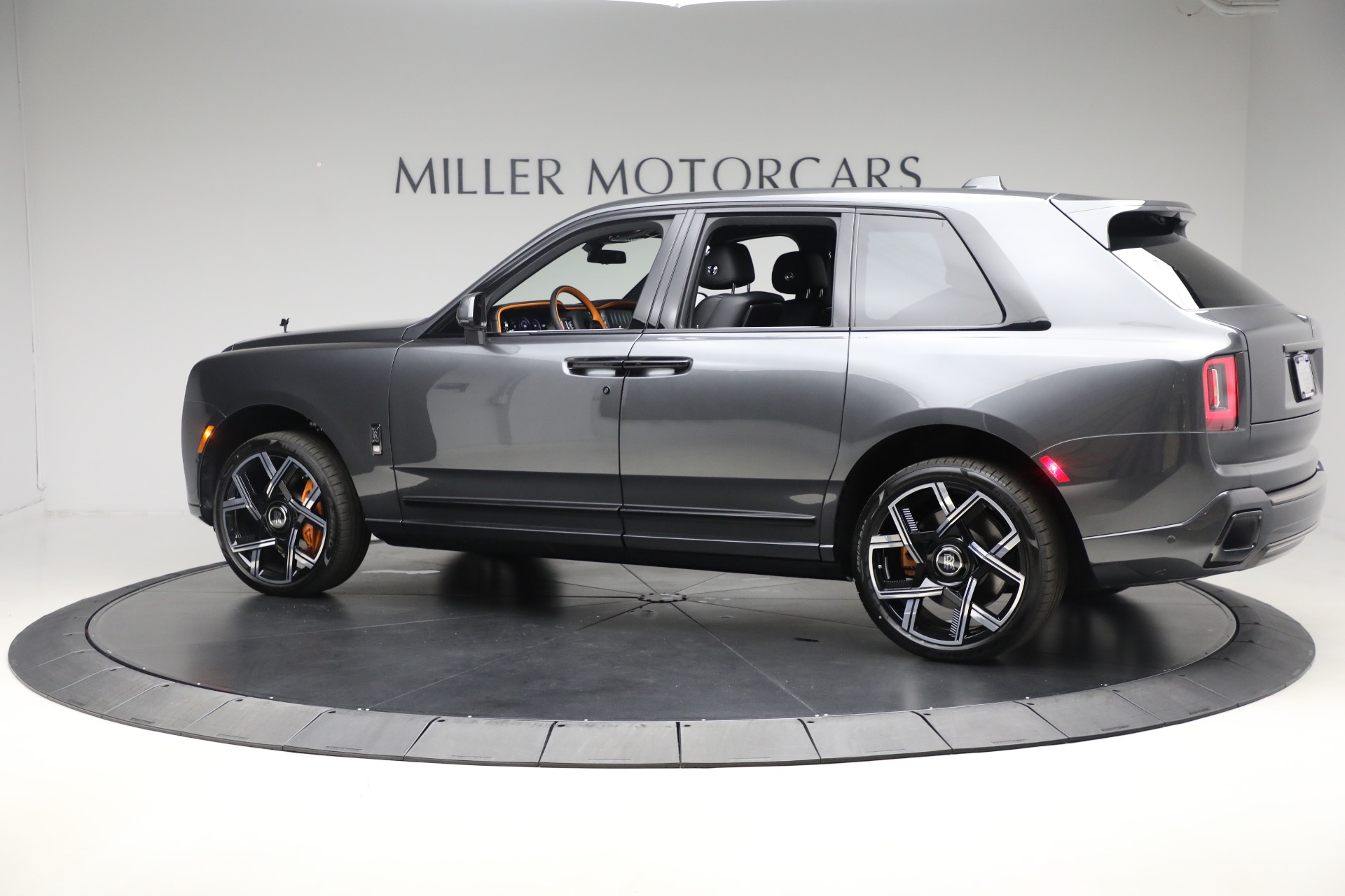 New-2026-Rolls-Royce-Black-Badge-Cullinan