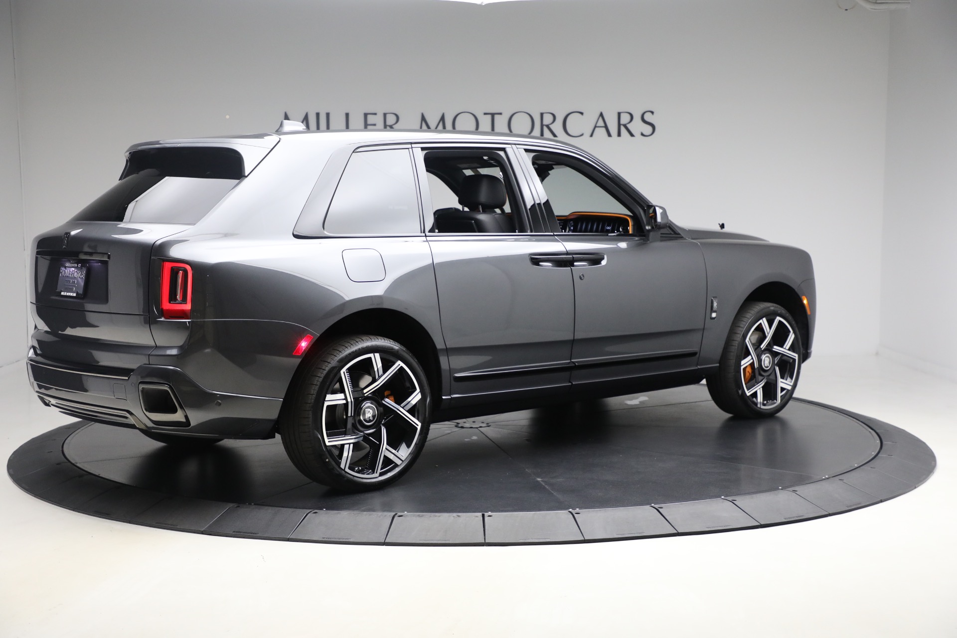 New-2026-Rolls-Royce-Black-Badge-Cullinan