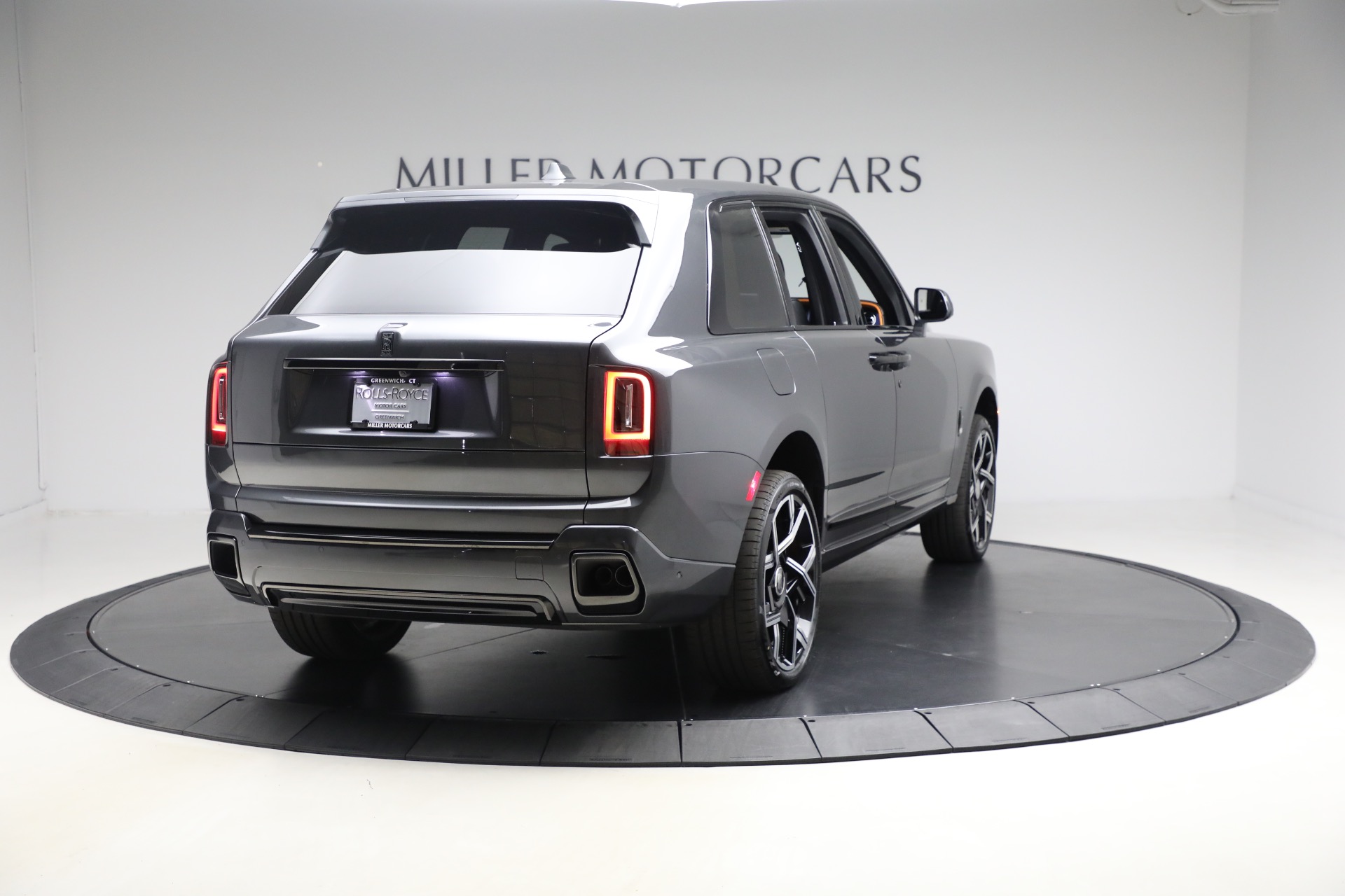 New-2026-Rolls-Royce-Black-Badge-Cullinan