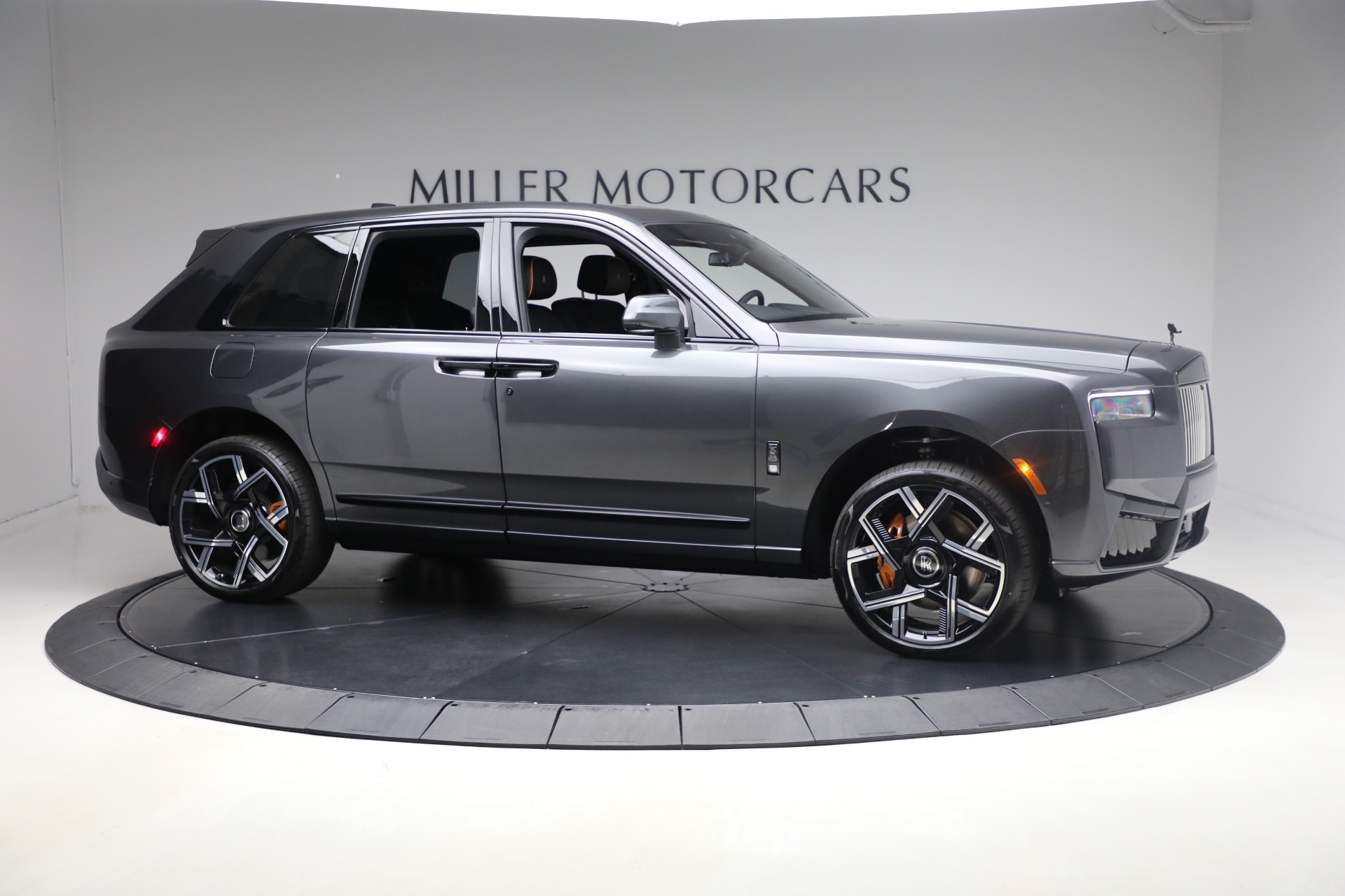 New-2026-Rolls-Royce-Black-Badge-Cullinan