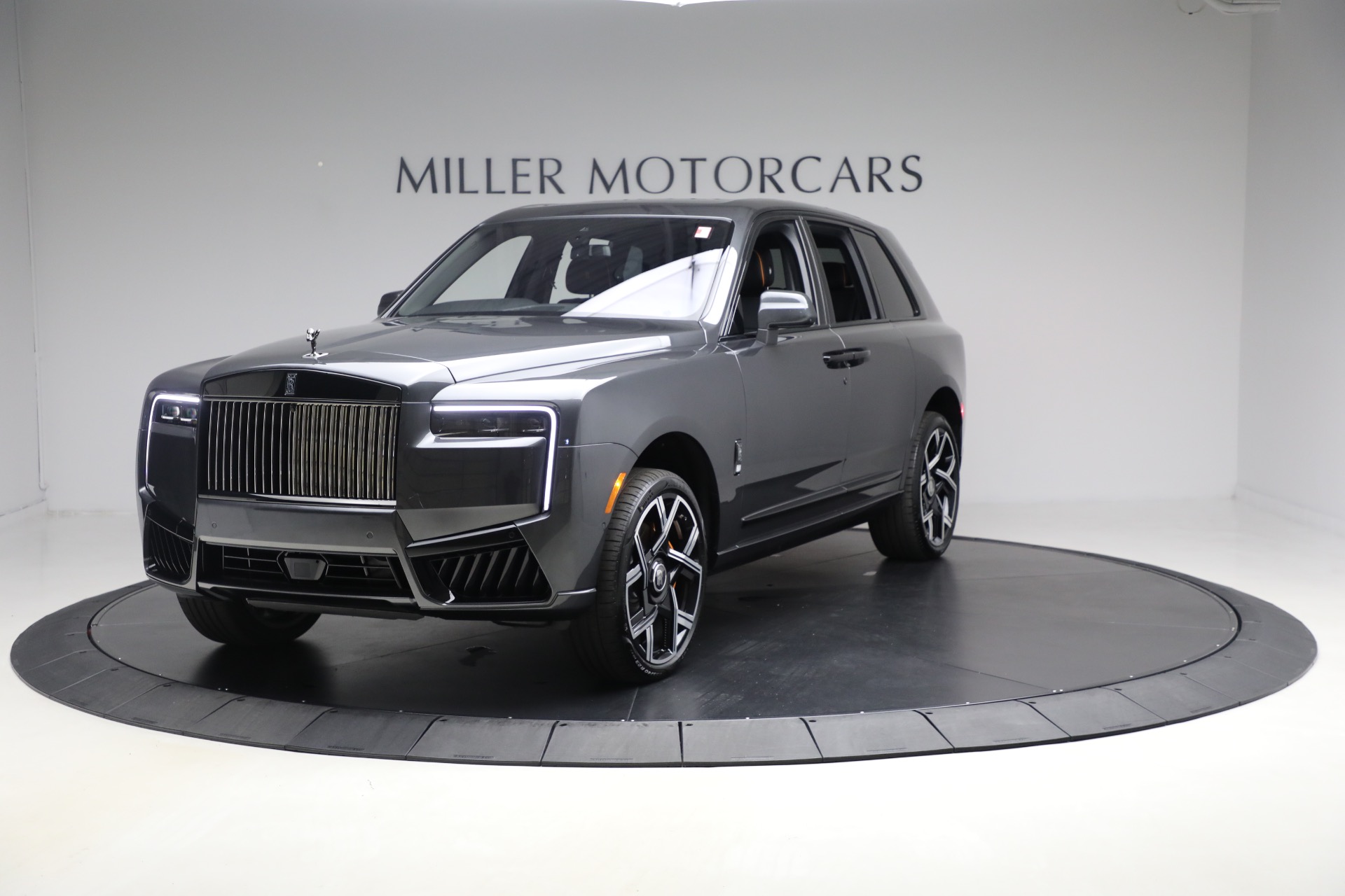 New-2026-Rolls-Royce-Black-Badge-Cullinan