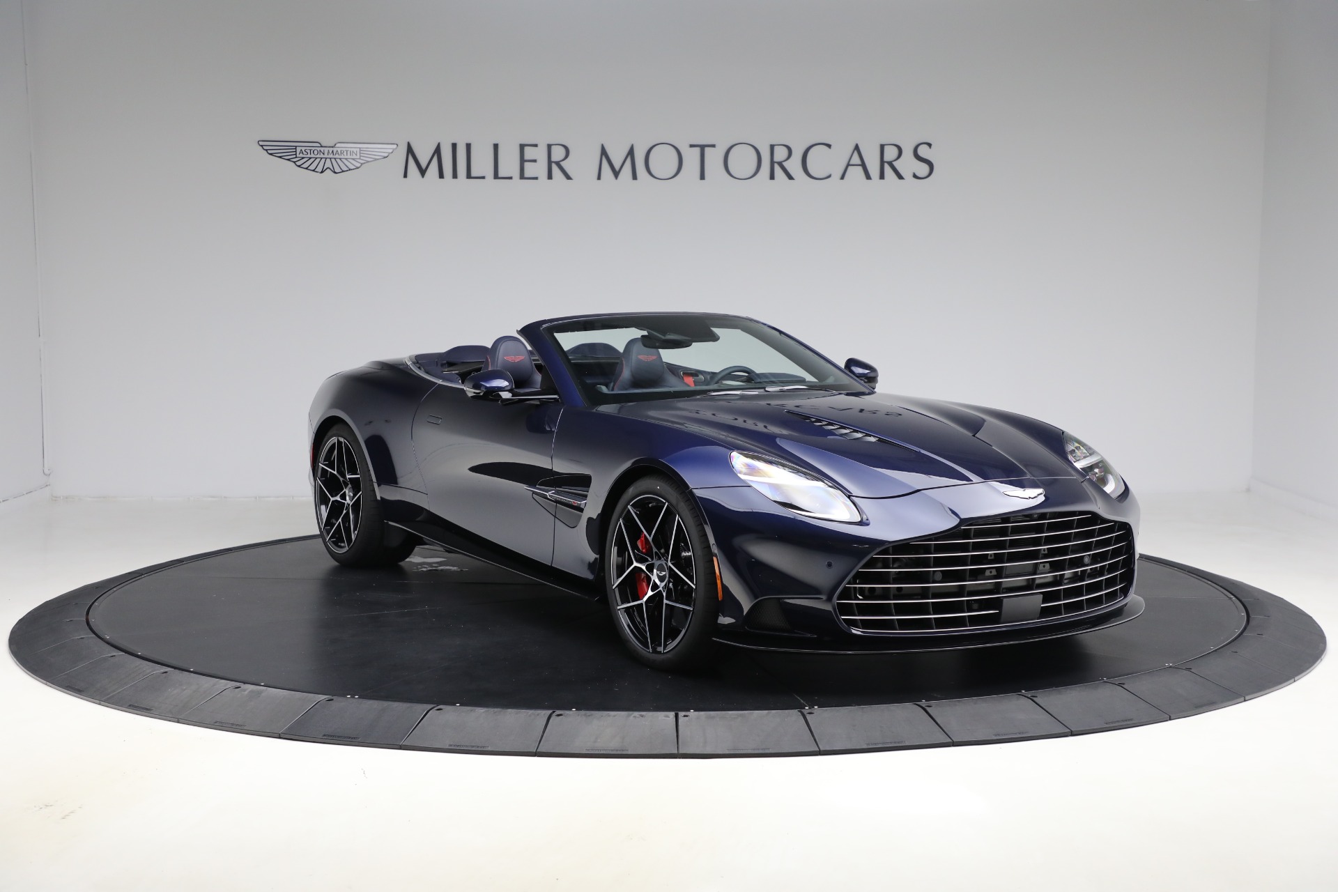 New-2026-Aston-Martin-Vanquish-Volante