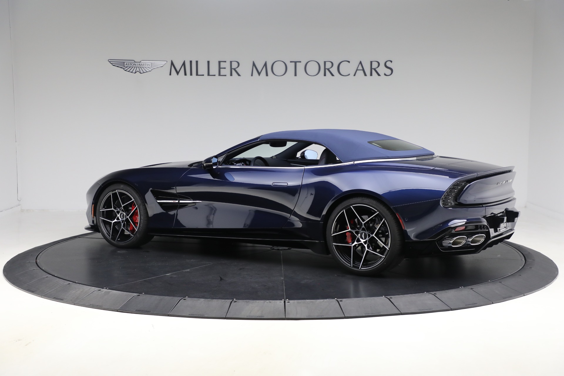 New-2026-Aston-Martin-Vanquish-Volante