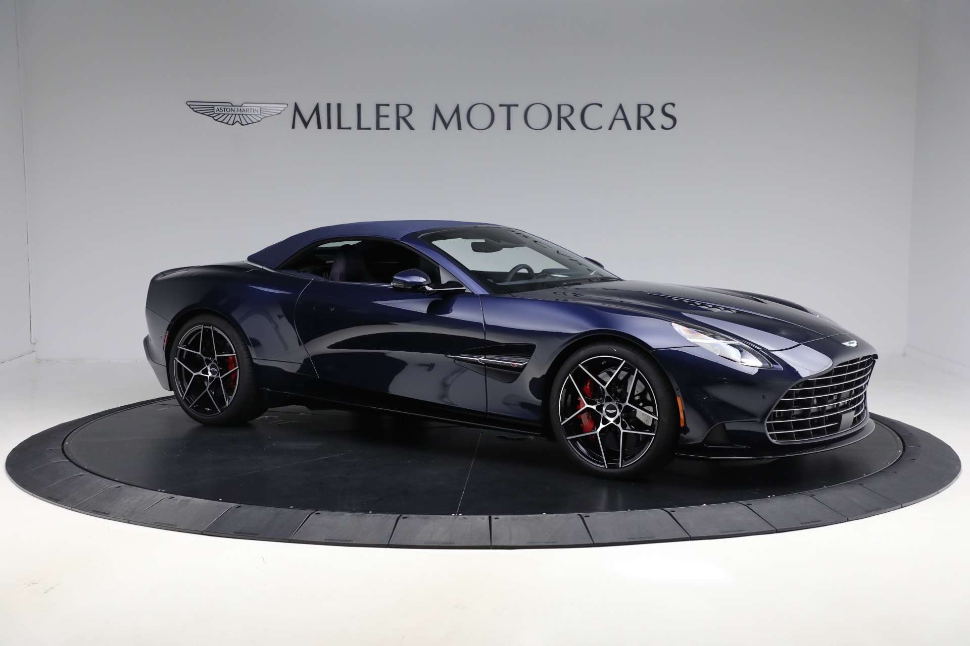 New-2026-Aston-Martin-Vanquish-Volante