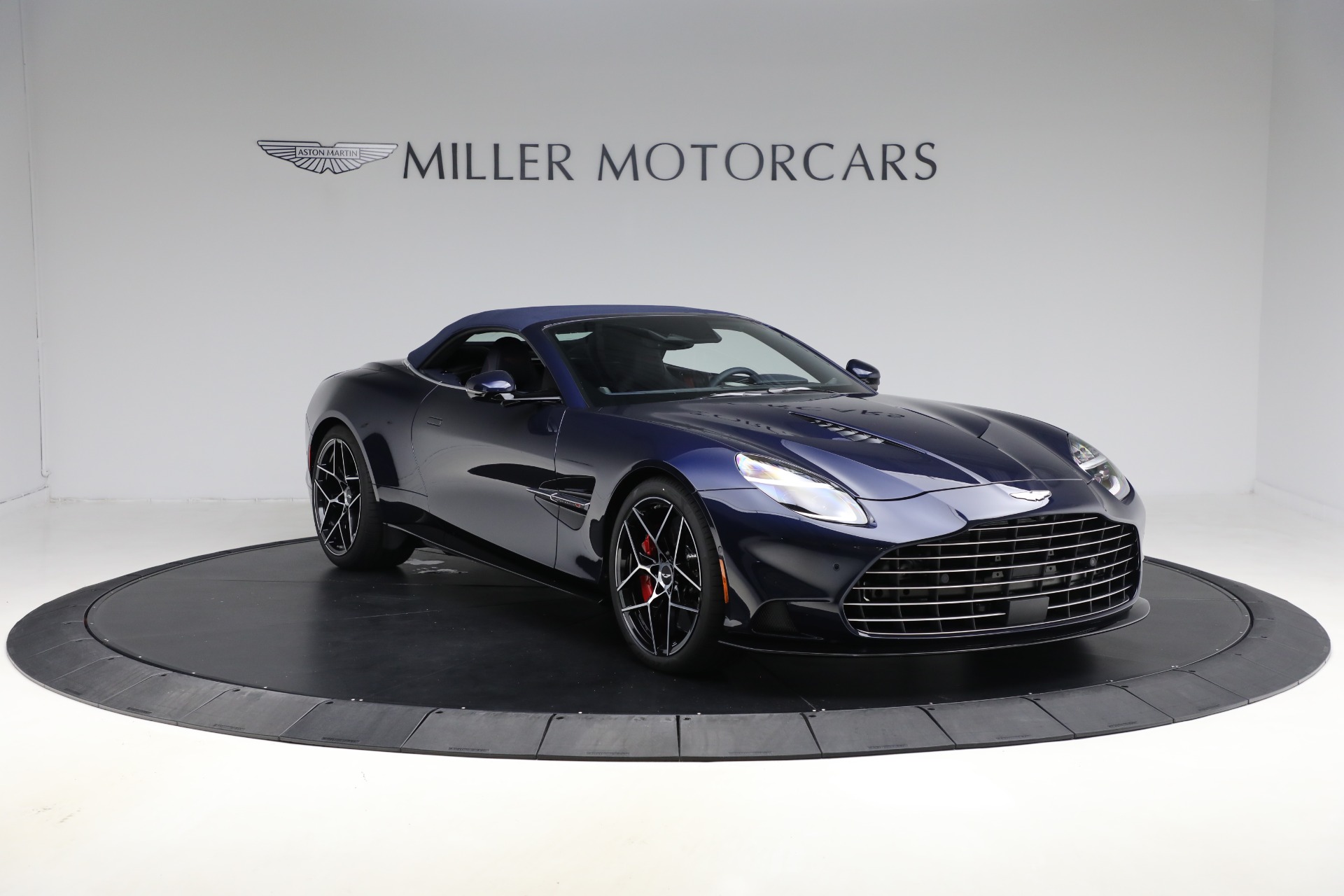 New-2026-Aston-Martin-Vanquish-Volante