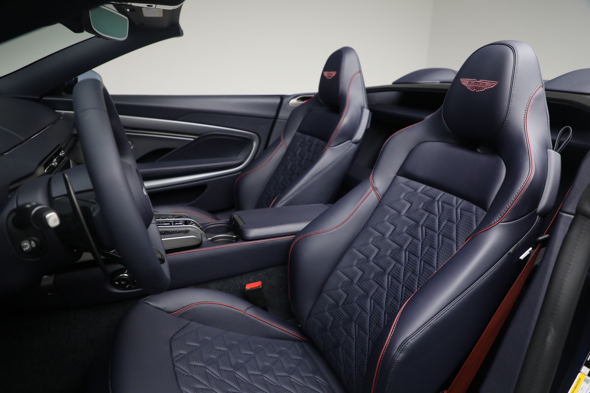 New-2026-Aston-Martin-Vanquish-Volante