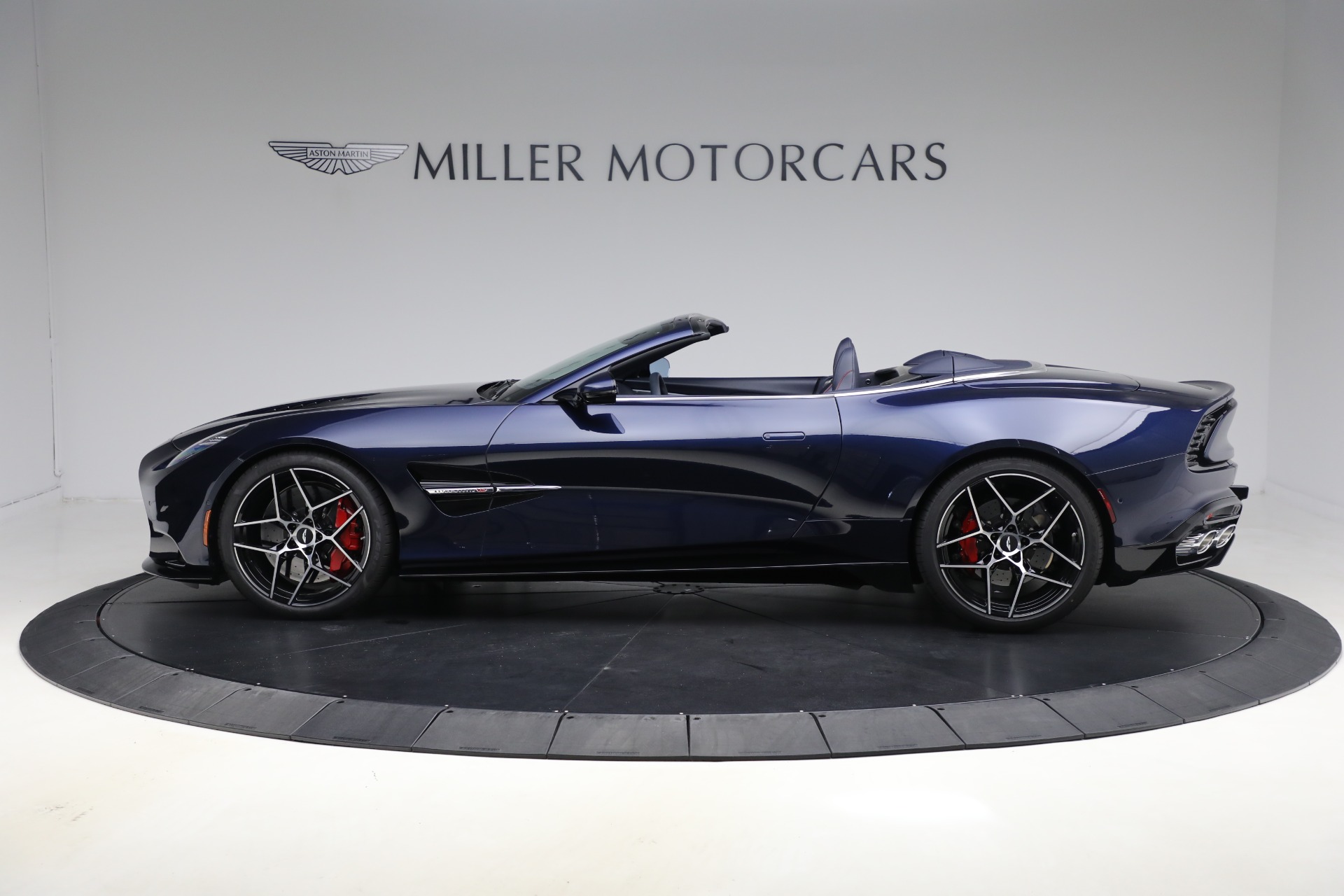 New-2026-Aston-Martin-Vanquish-Volante