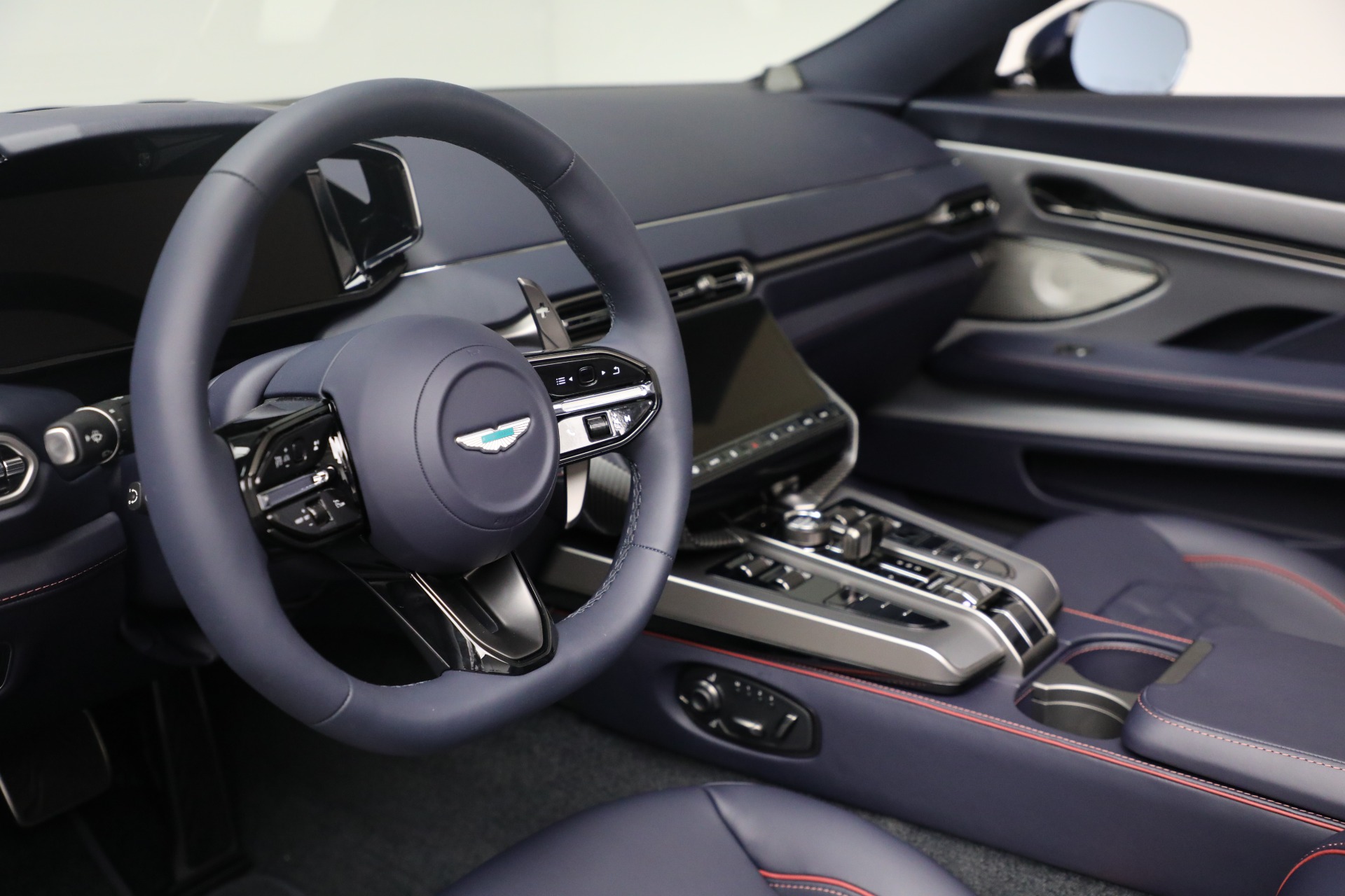 New-2026-Aston-Martin-Vanquish-Volante