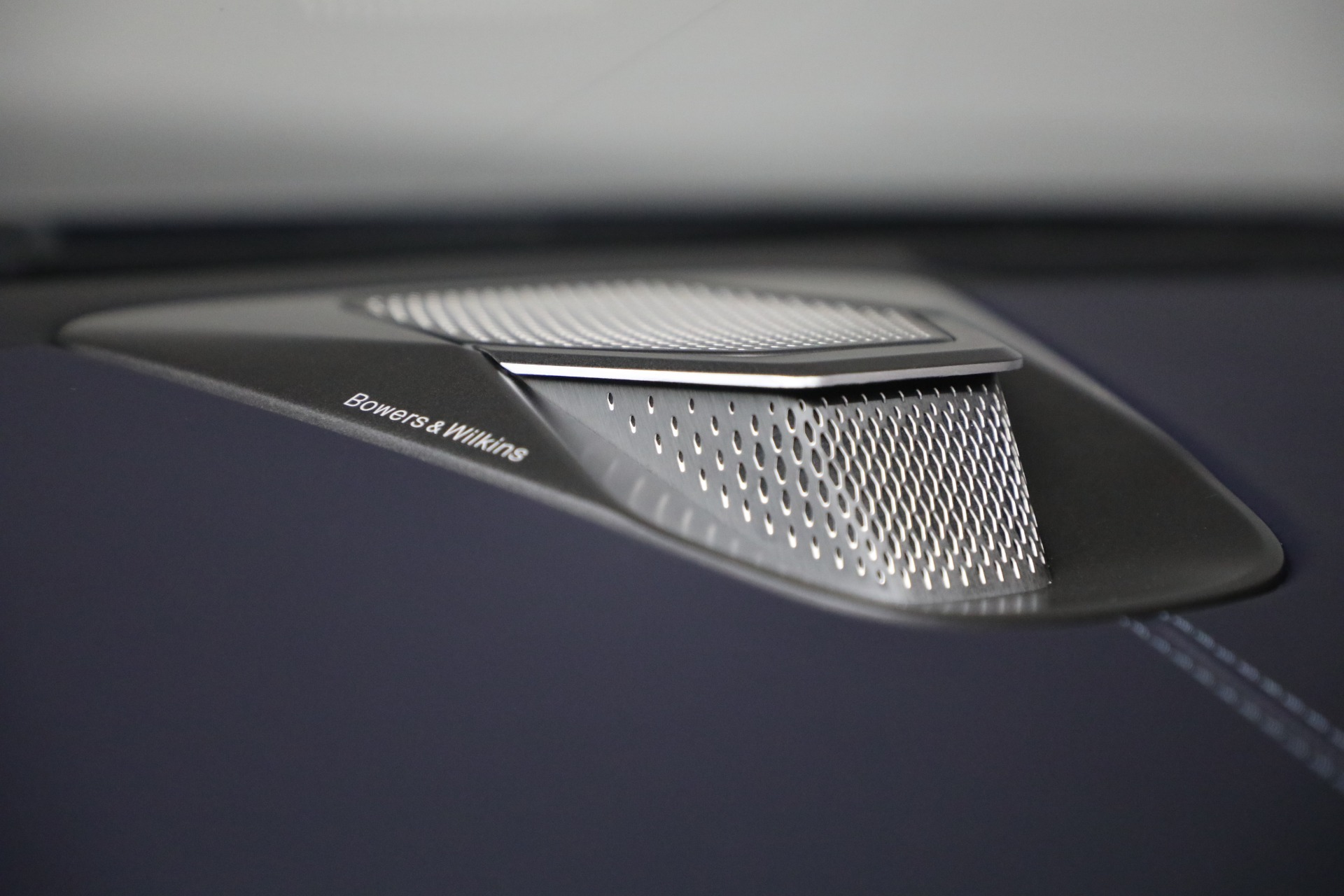 New-2026-Aston-Martin-Vanquish-Volante