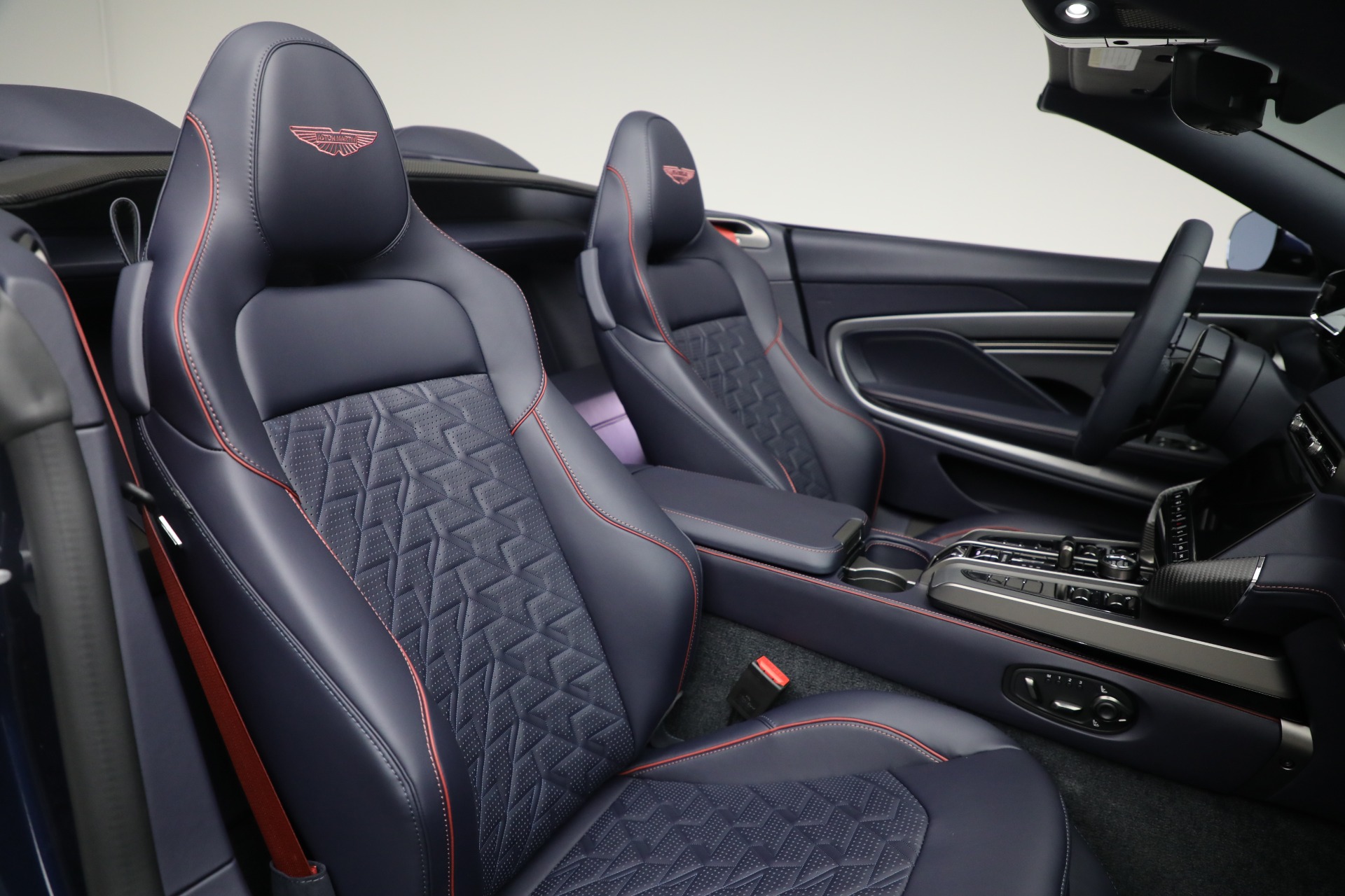 New-2026-Aston-Martin-Vanquish-Volante