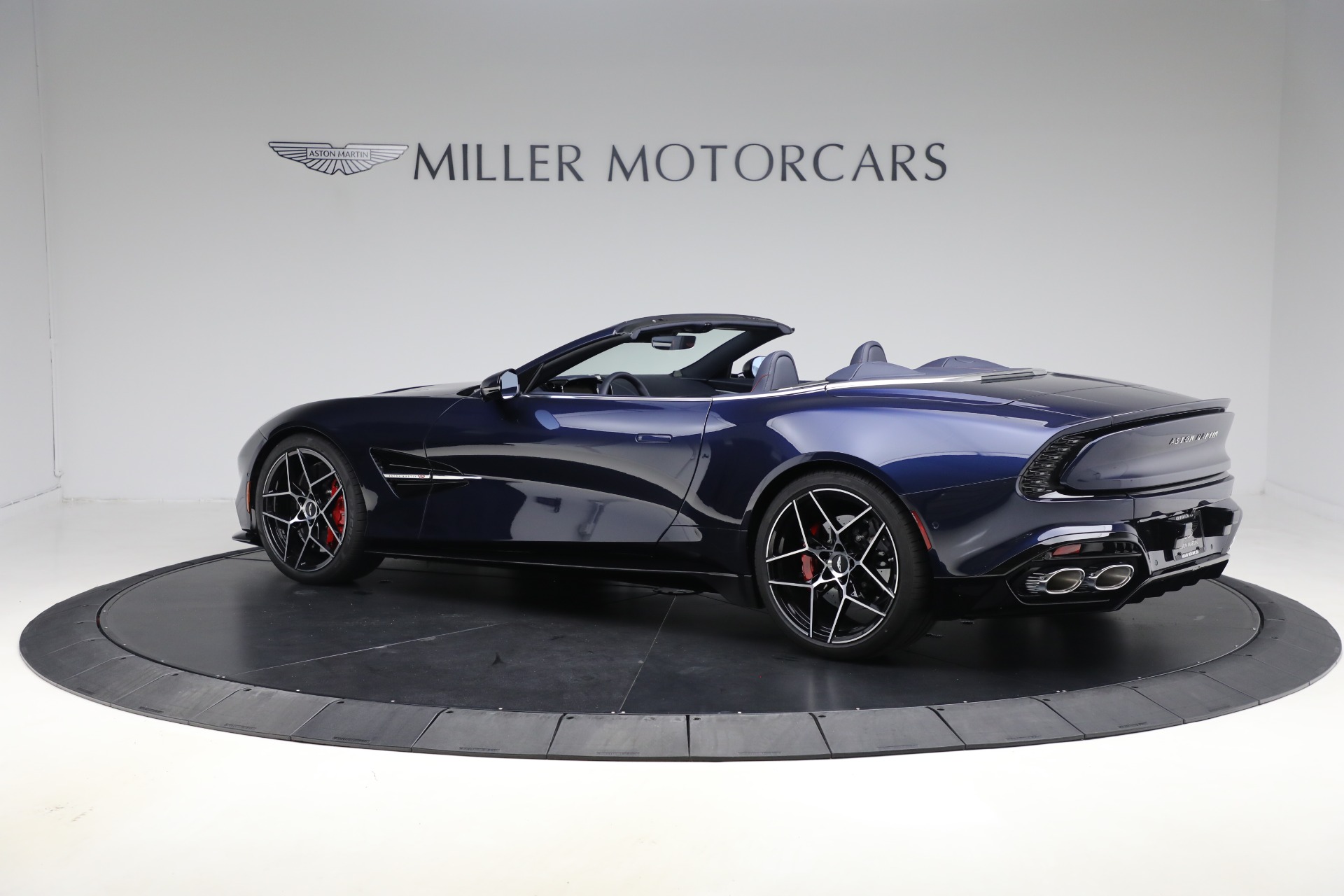 New-2026-Aston-Martin-Vanquish-Volante