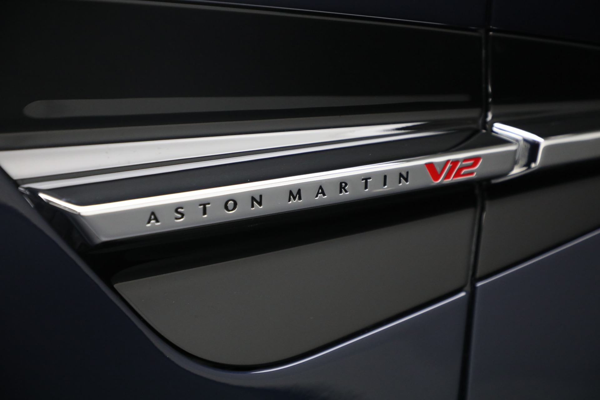 New-2026-Aston-Martin-Vanquish-Volante