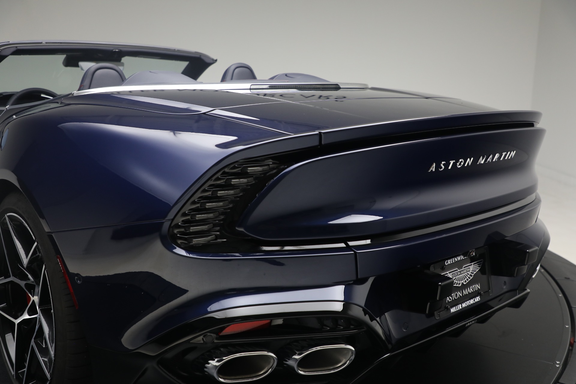 New-2026-Aston-Martin-Vanquish-Volante
