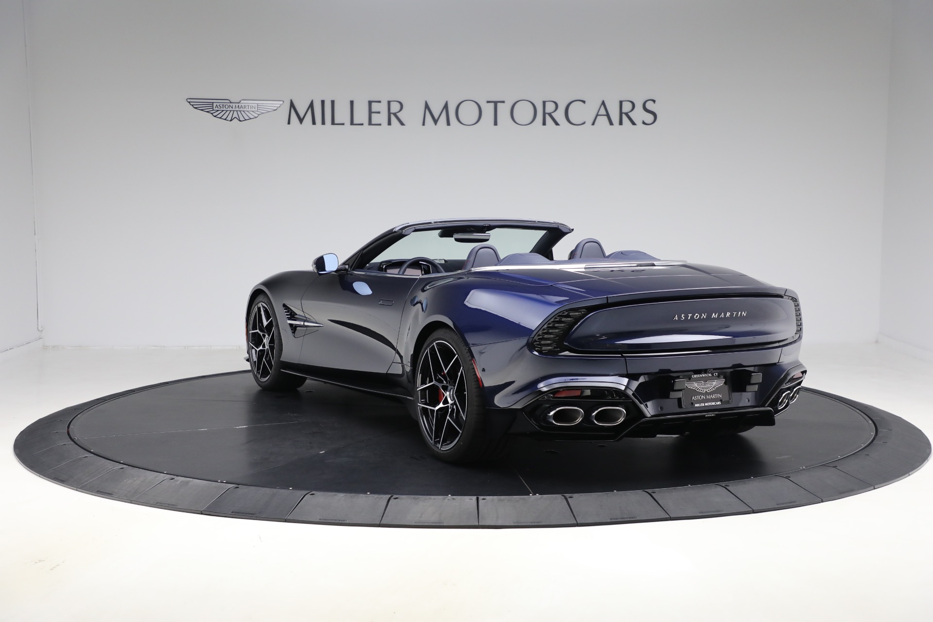 New-2026-Aston-Martin-Vanquish-Volante