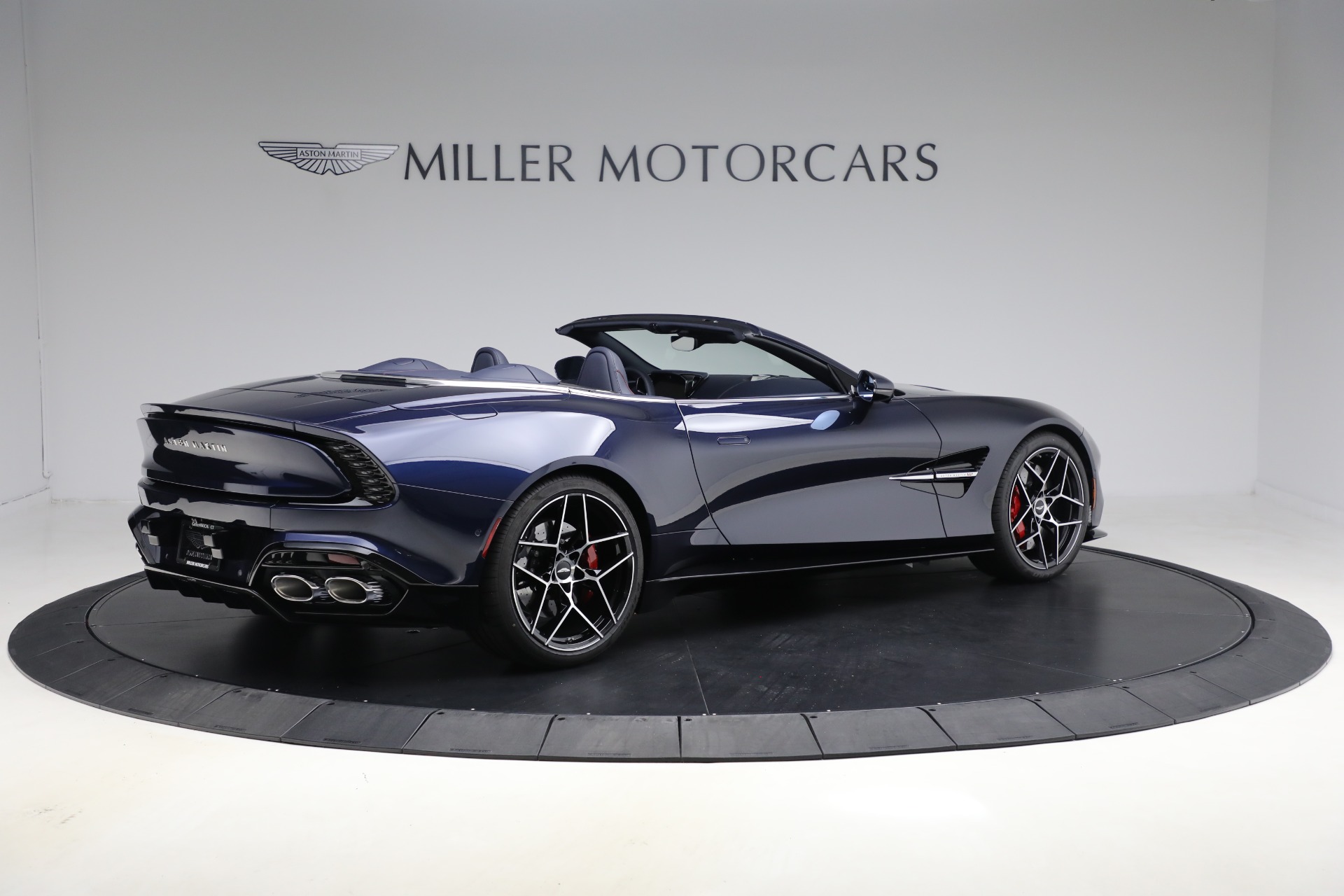 New-2026-Aston-Martin-Vanquish-Volante