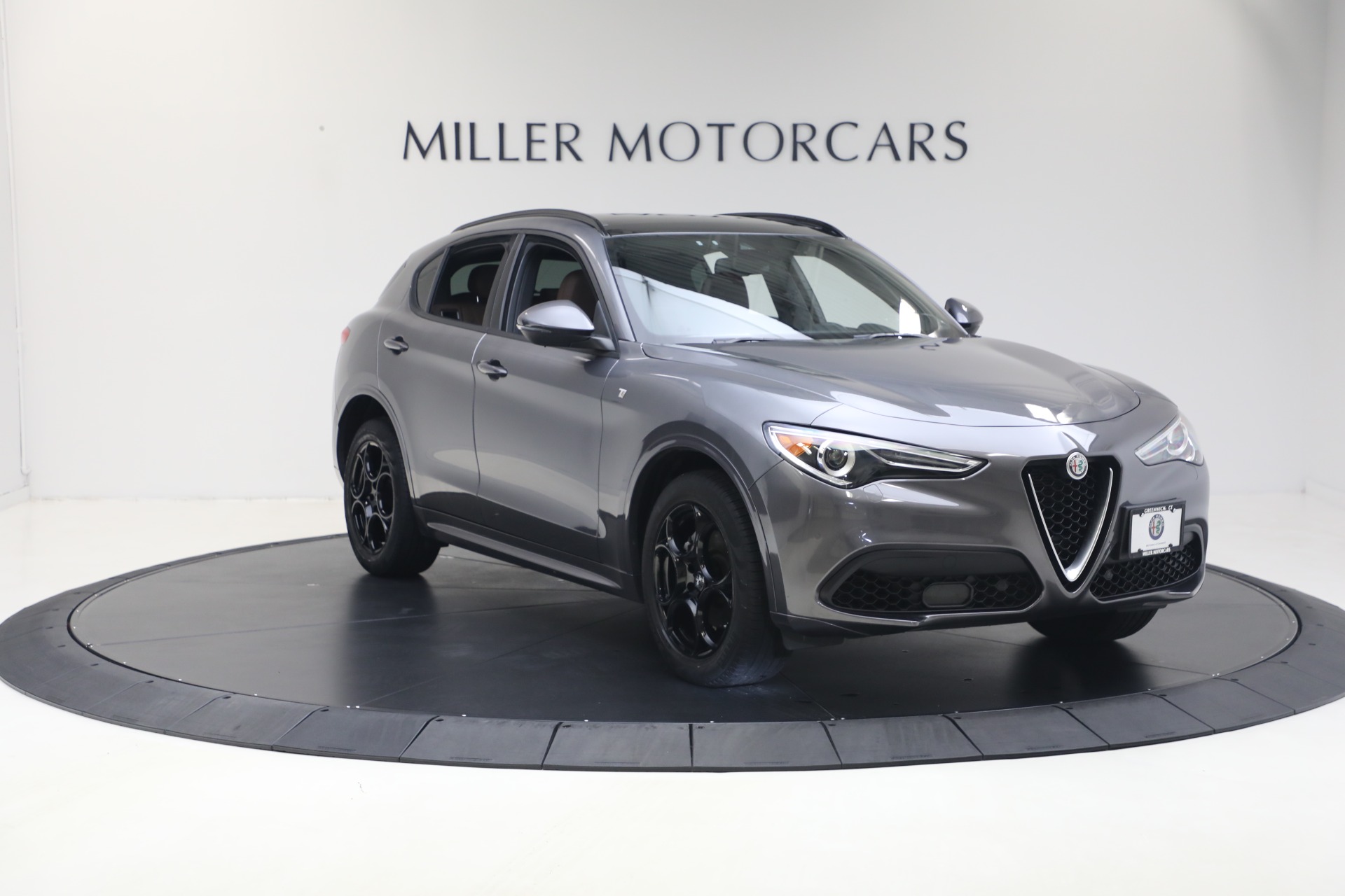 Used-2022-Alfa-Romeo-Stelvio-Ti