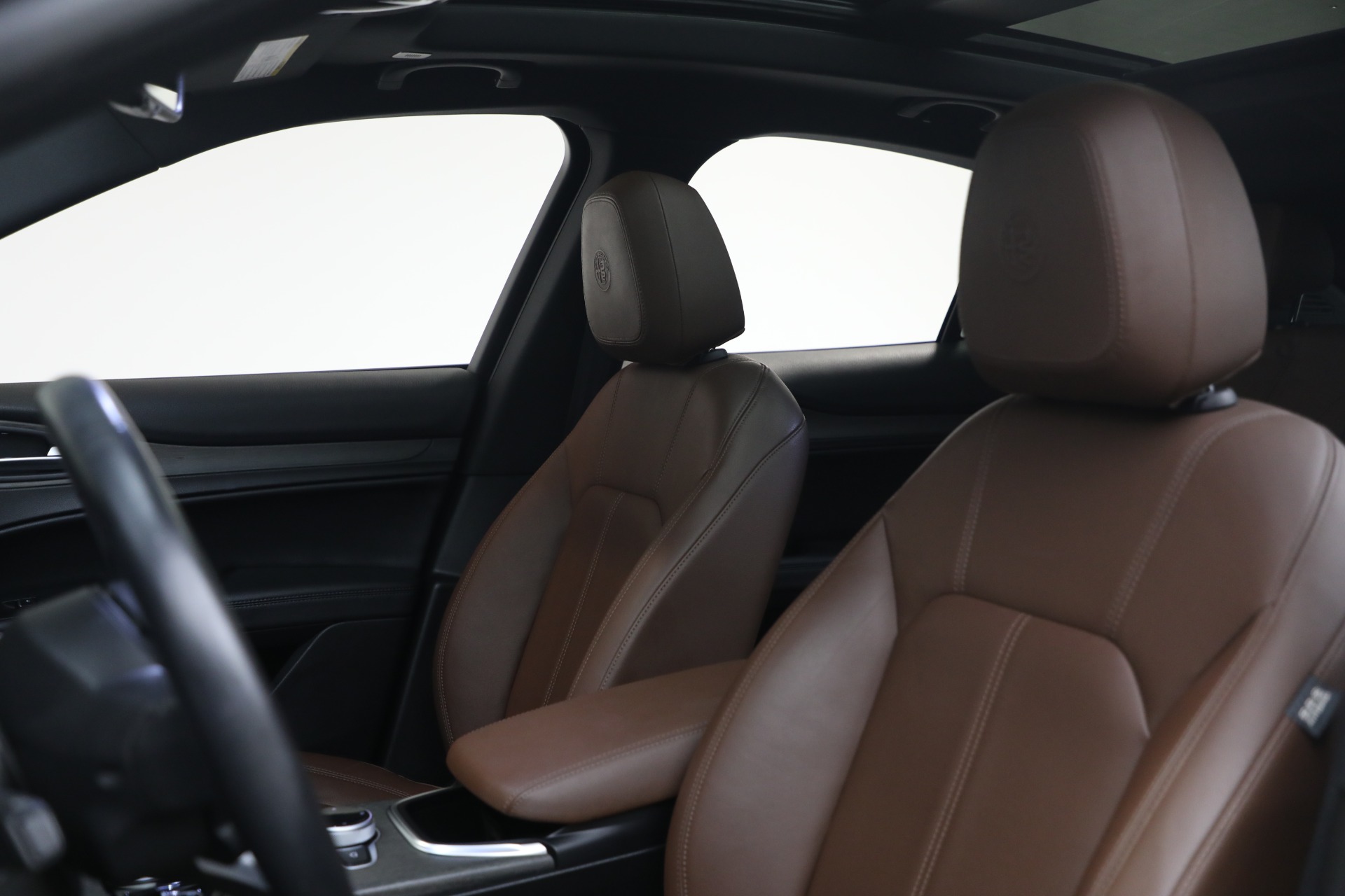 Used-2022-Alfa-Romeo-Stelvio-Ti