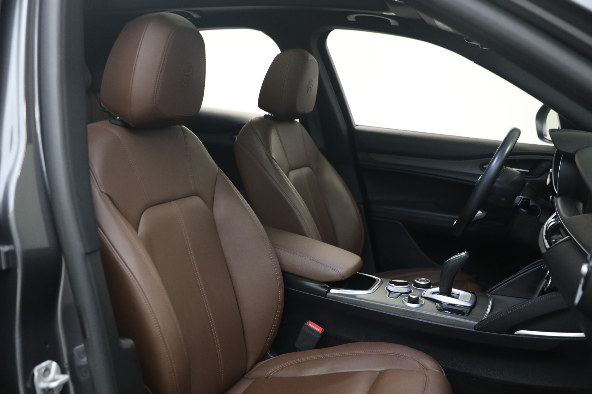 Used-2022-Alfa-Romeo-Stelvio-Ti