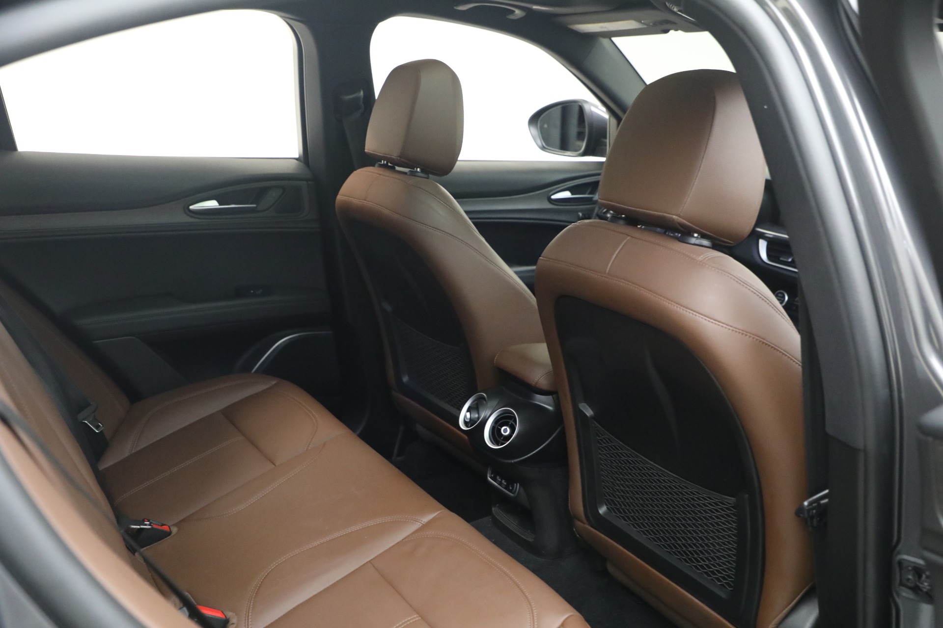 Used-2022-Alfa-Romeo-Stelvio-Ti