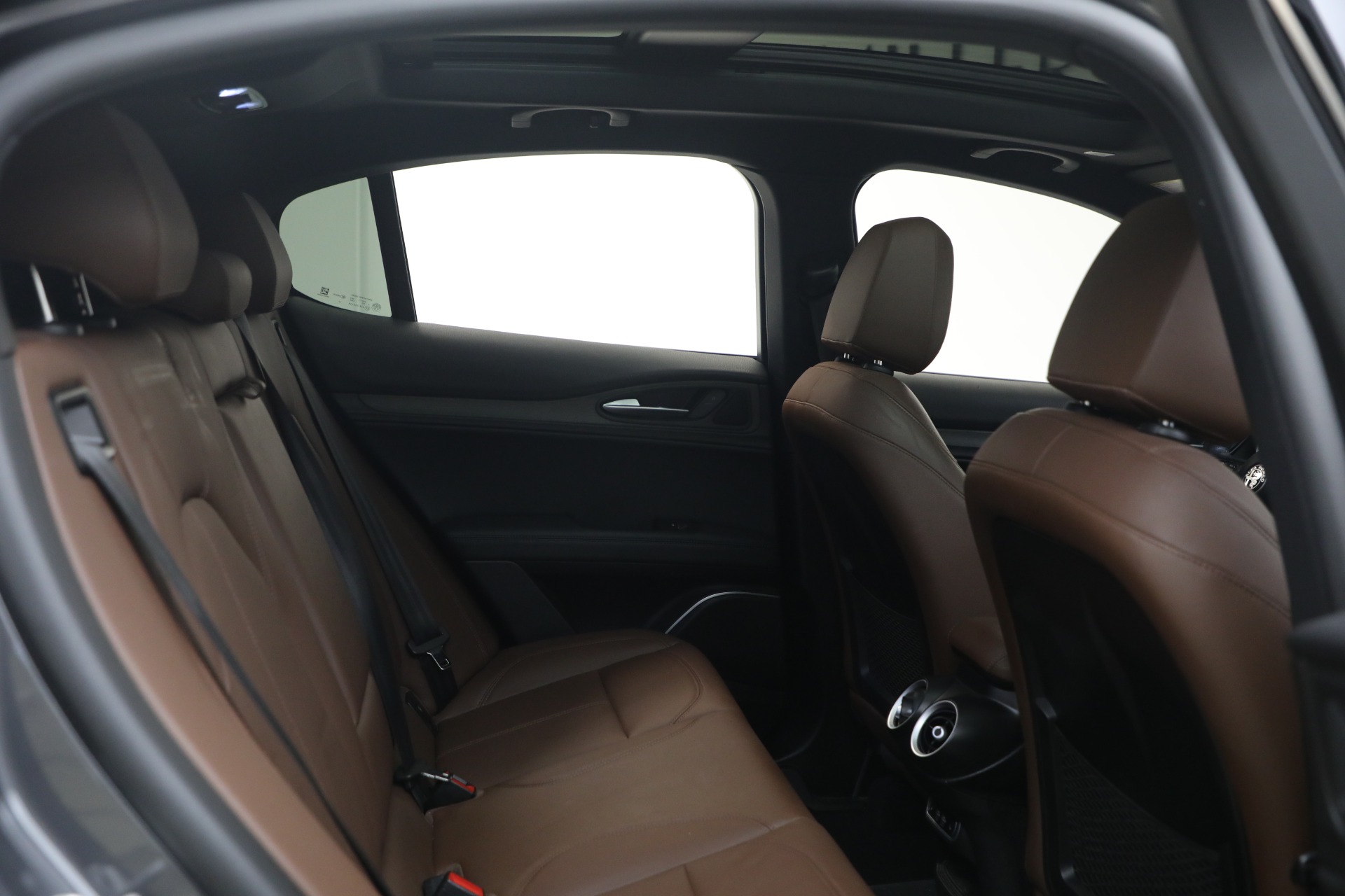 Used-2022-Alfa-Romeo-Stelvio-Ti