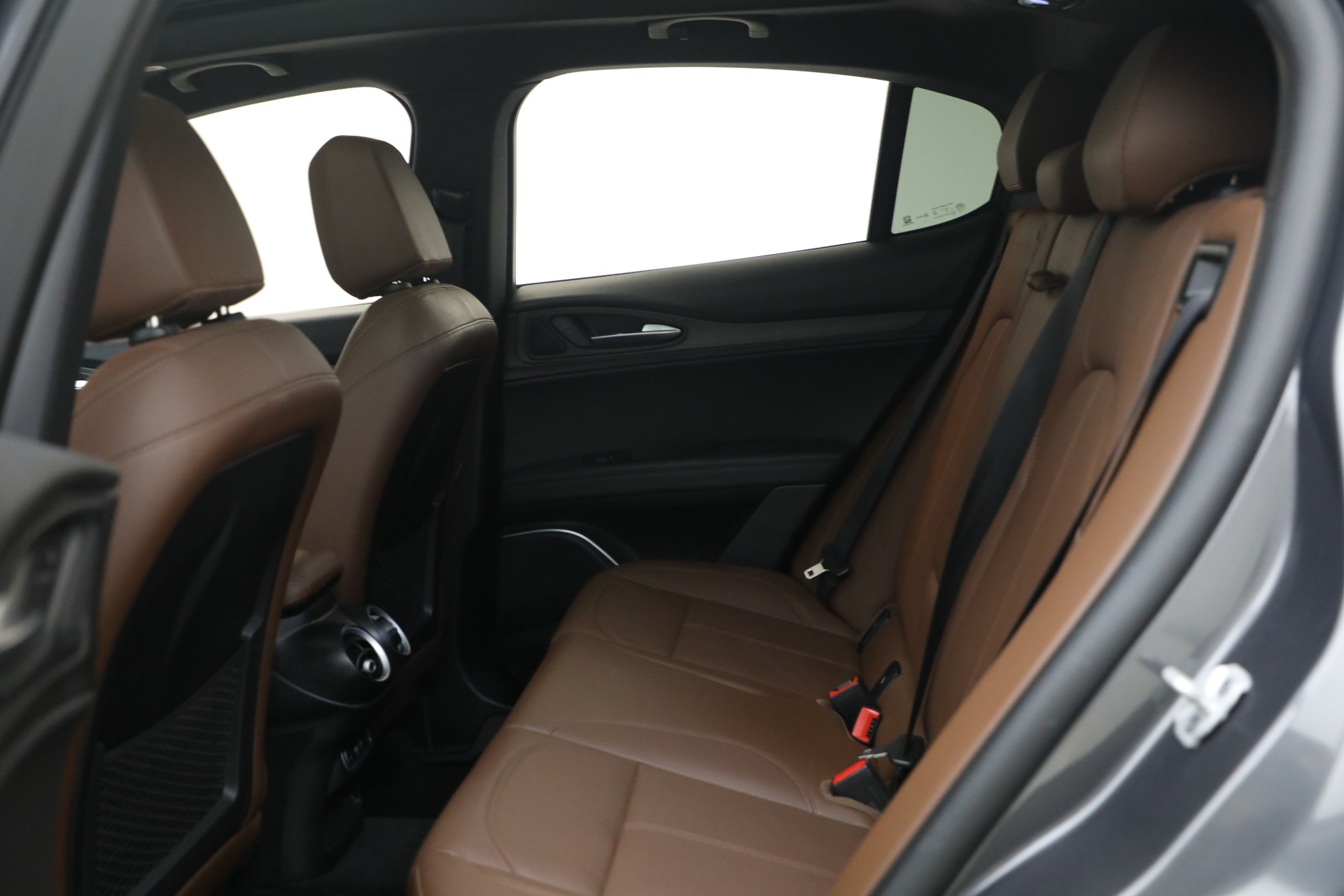 Used-2022-Alfa-Romeo-Stelvio-Ti