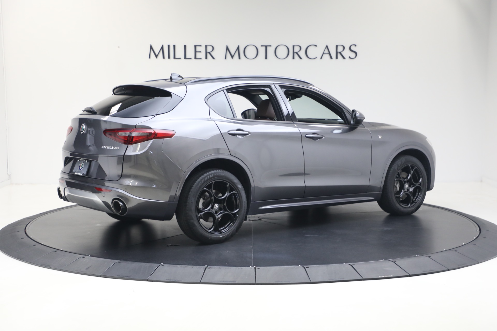 Used-2022-Alfa-Romeo-Stelvio-Ti