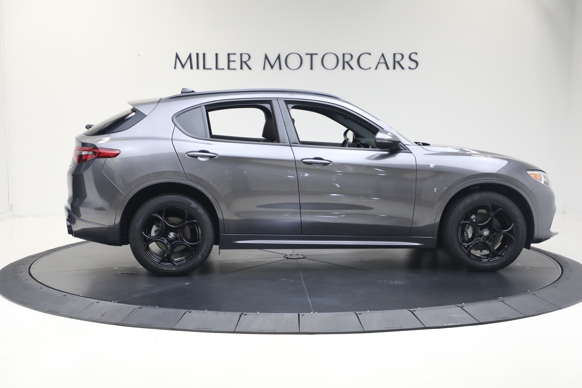 Used-2022-Alfa-Romeo-Stelvio-Ti