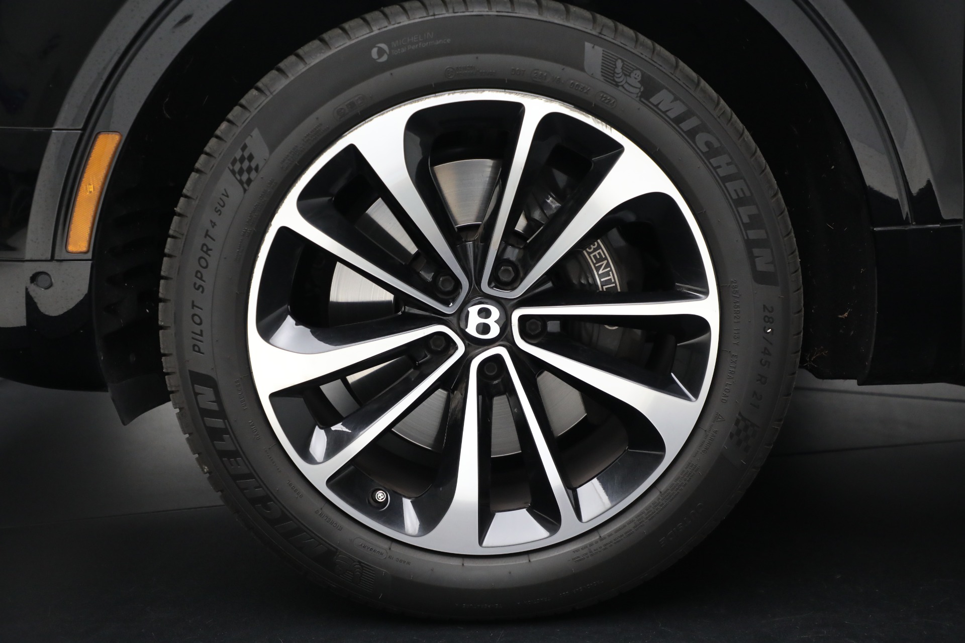 Used-2018-Bentley-Bentayga-W12-Onyx-Edition