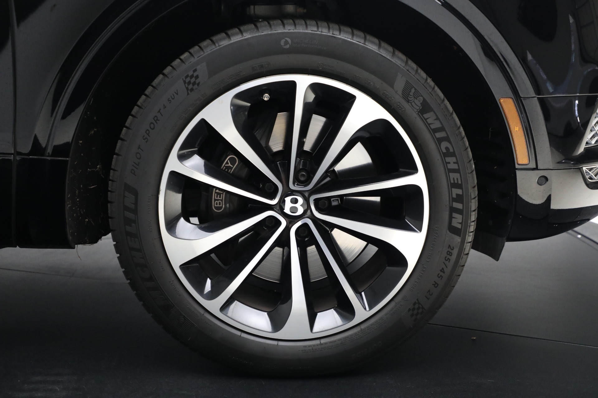 Used-2018-Bentley-Bentayga-W12-Onyx-Edition
