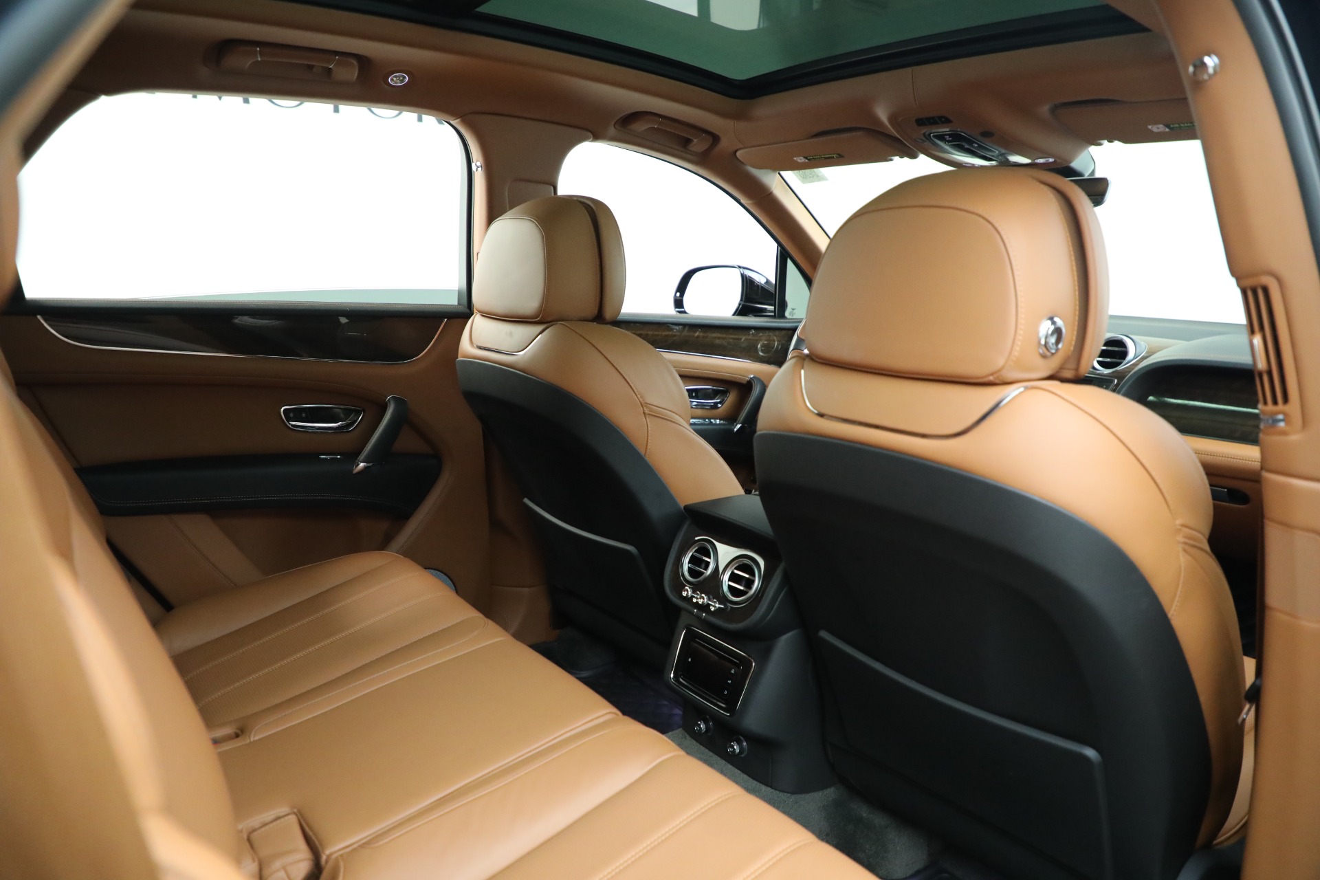 Used-2018-Bentley-Bentayga-W12-Onyx-Edition