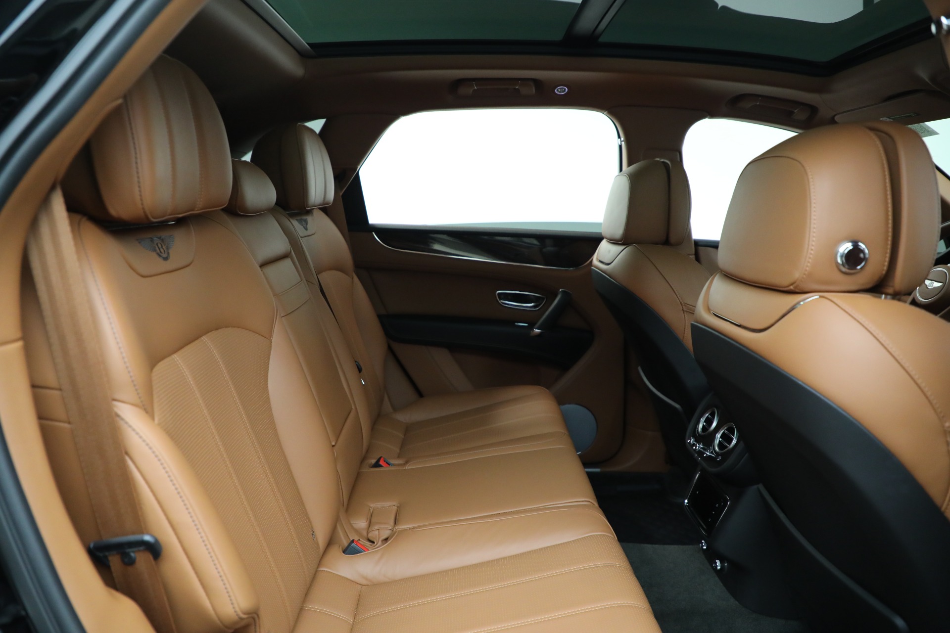 Used-2018-Bentley-Bentayga-W12-Onyx-Edition