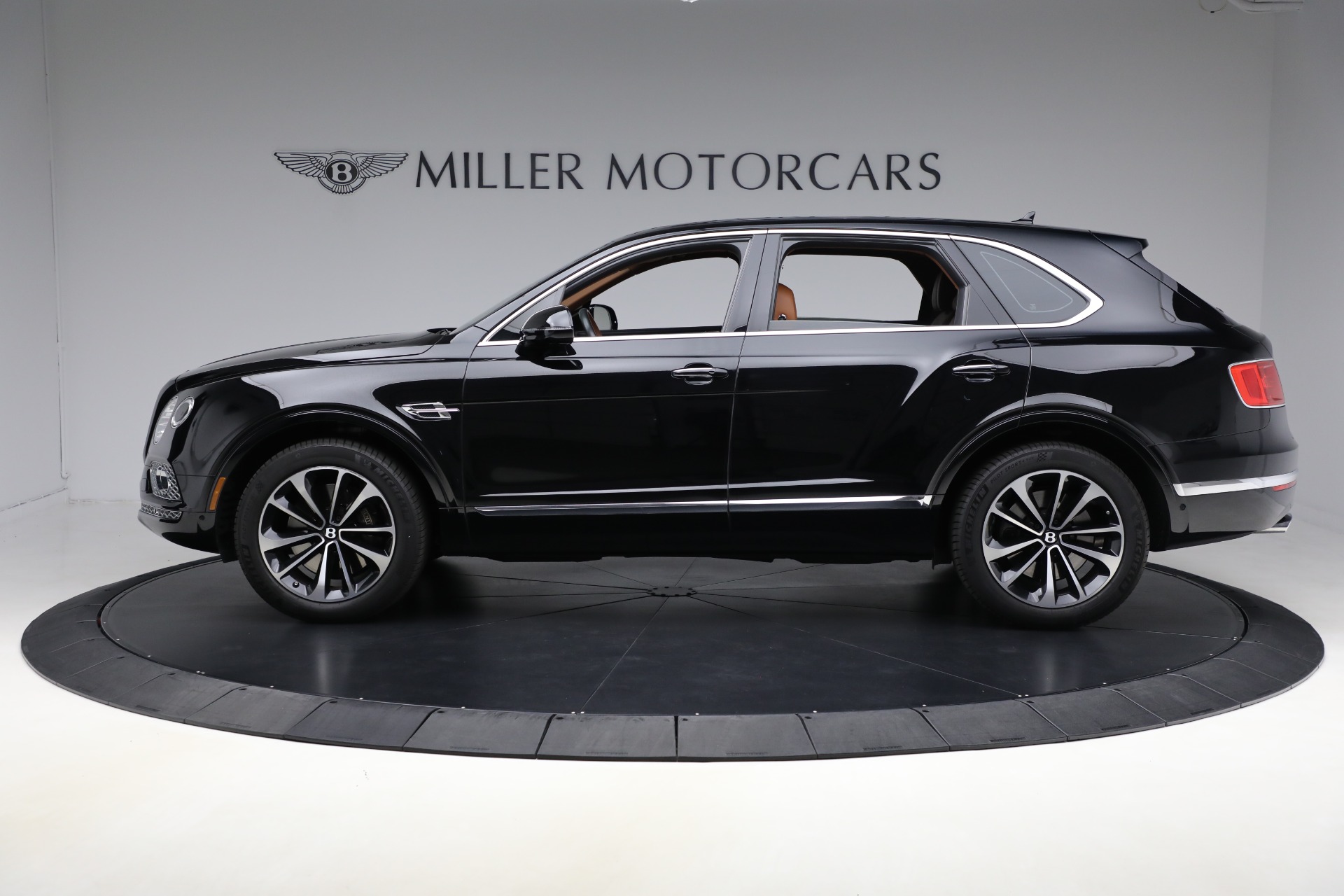 Used-2018-Bentley-Bentayga-W12-Onyx-Edition