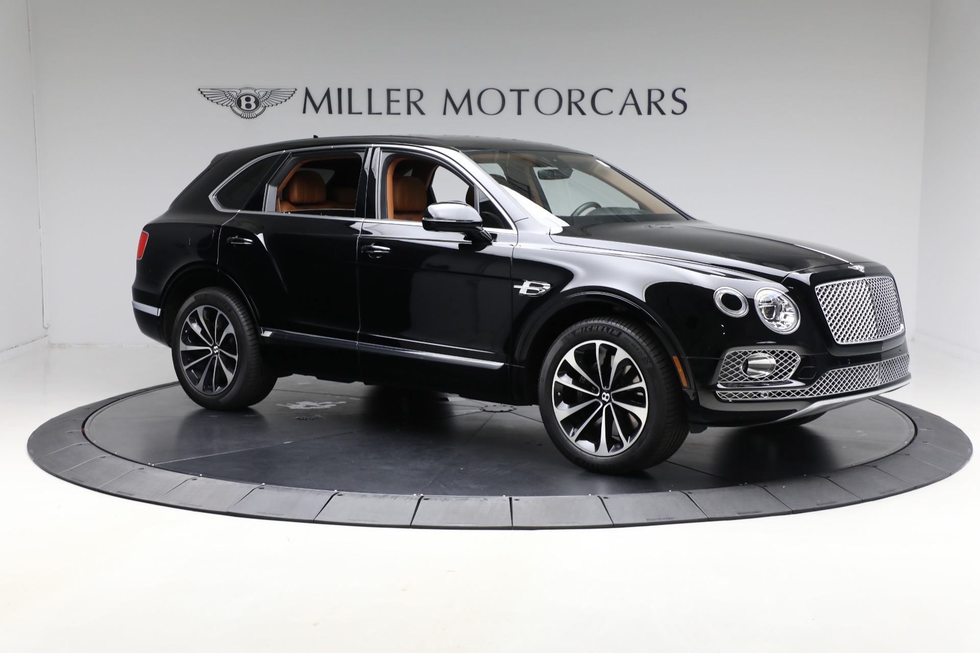 Used-2018-Bentley-Bentayga-W12-Onyx-Edition