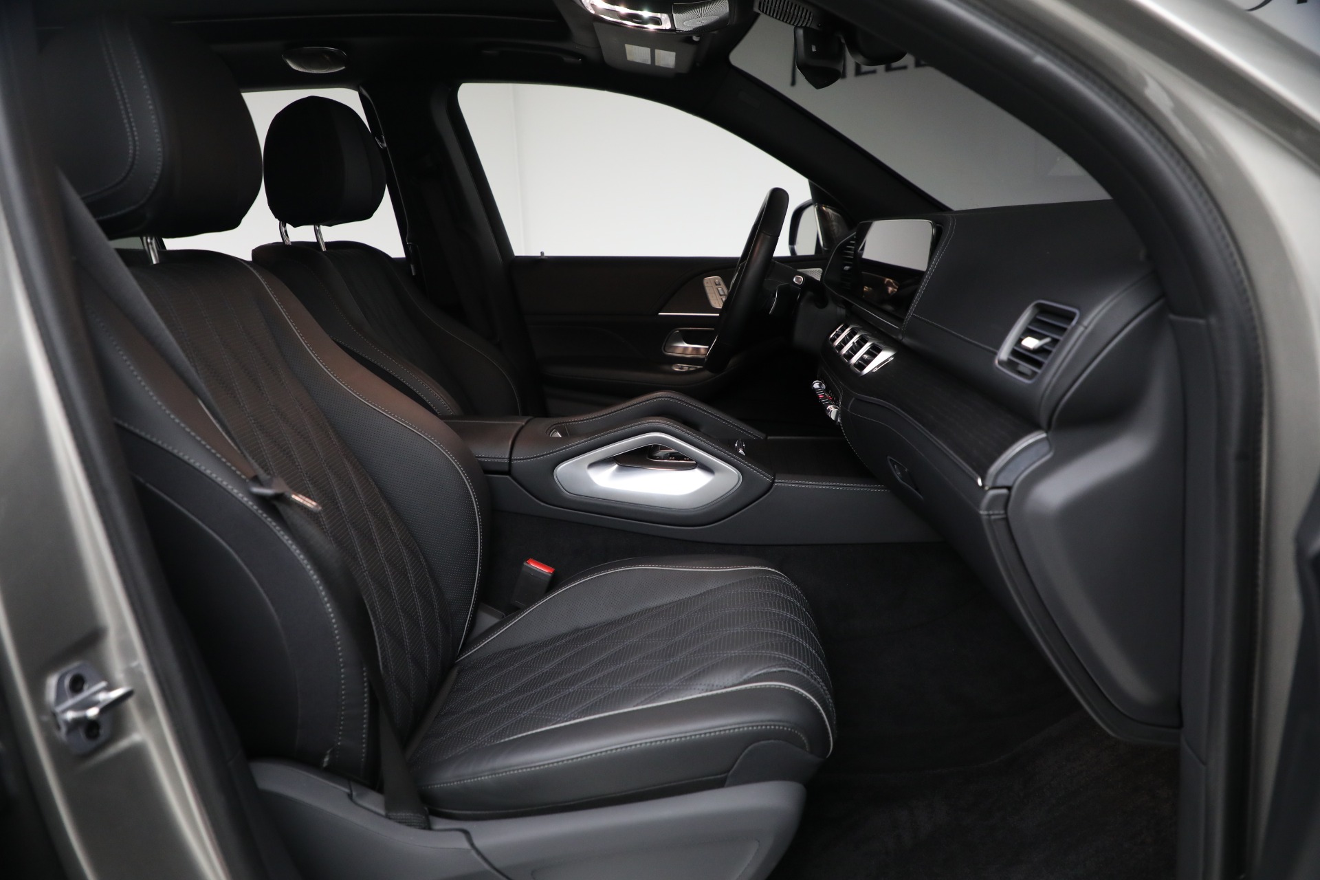 Used-2024-Mercedes-Benz-Maybach-GLS-600-4MATIC