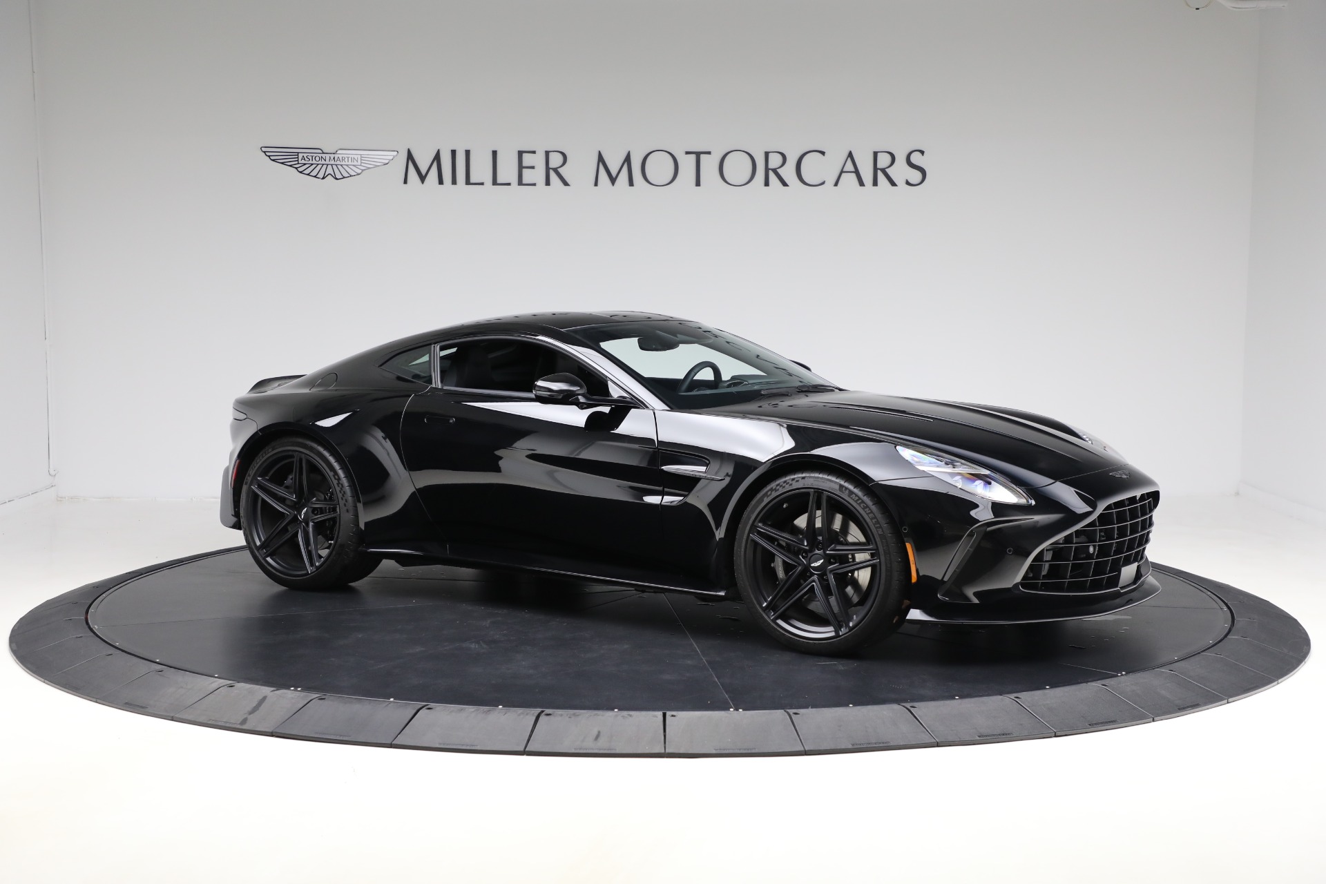 Used-2025-Aston-Martin-Vantage