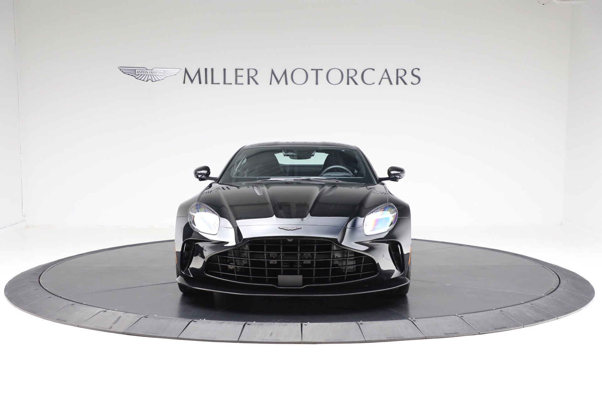 Used-2025-Aston-Martin-Vantage