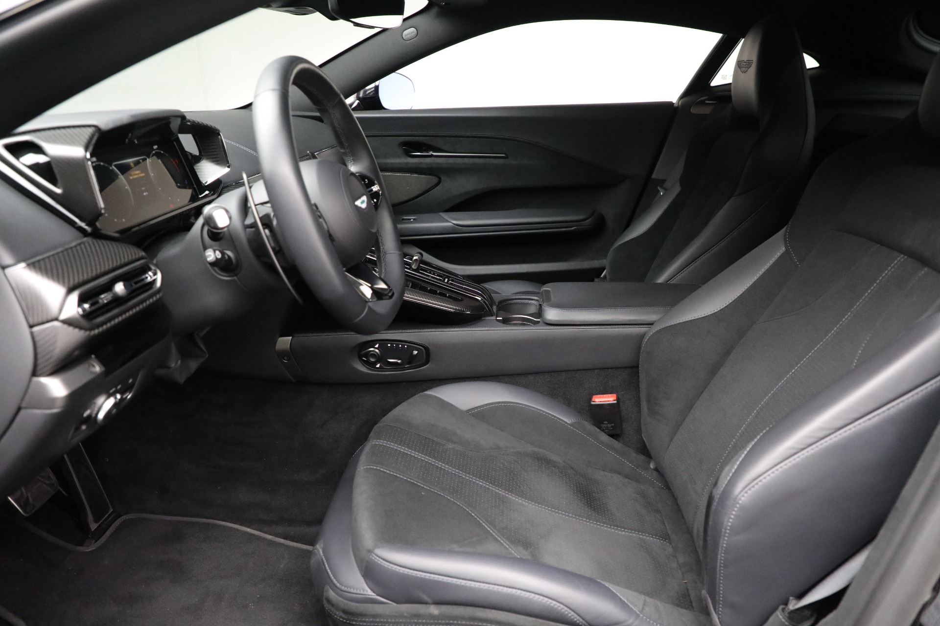 Used-2025-Aston-Martin-Vantage