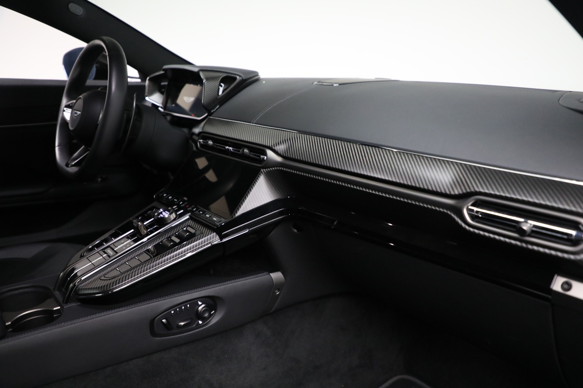 Used-2025-Aston-Martin-Vantage